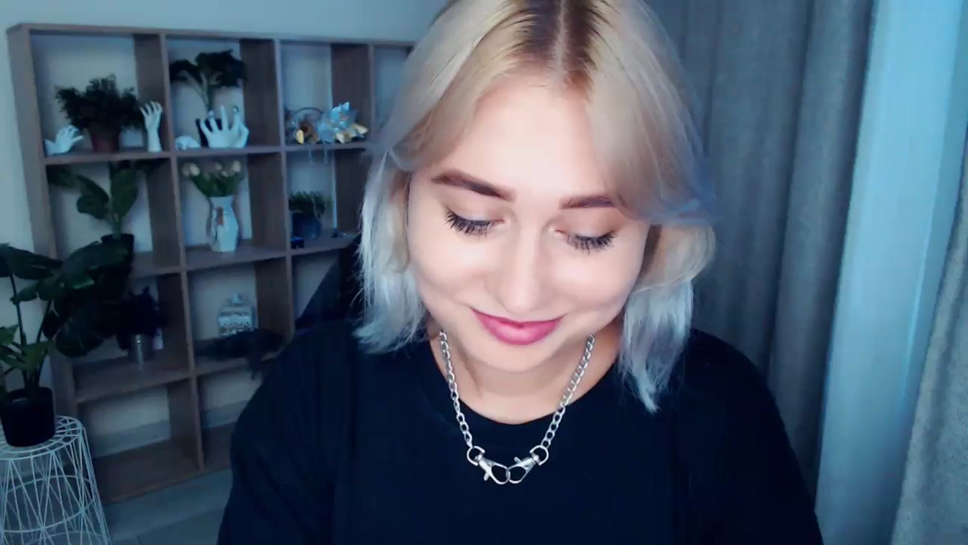 Gallery image thumbnail from Kukla_kolduna's myfreecams stream on, 08/03/2024, 16:42 image 17 of 20