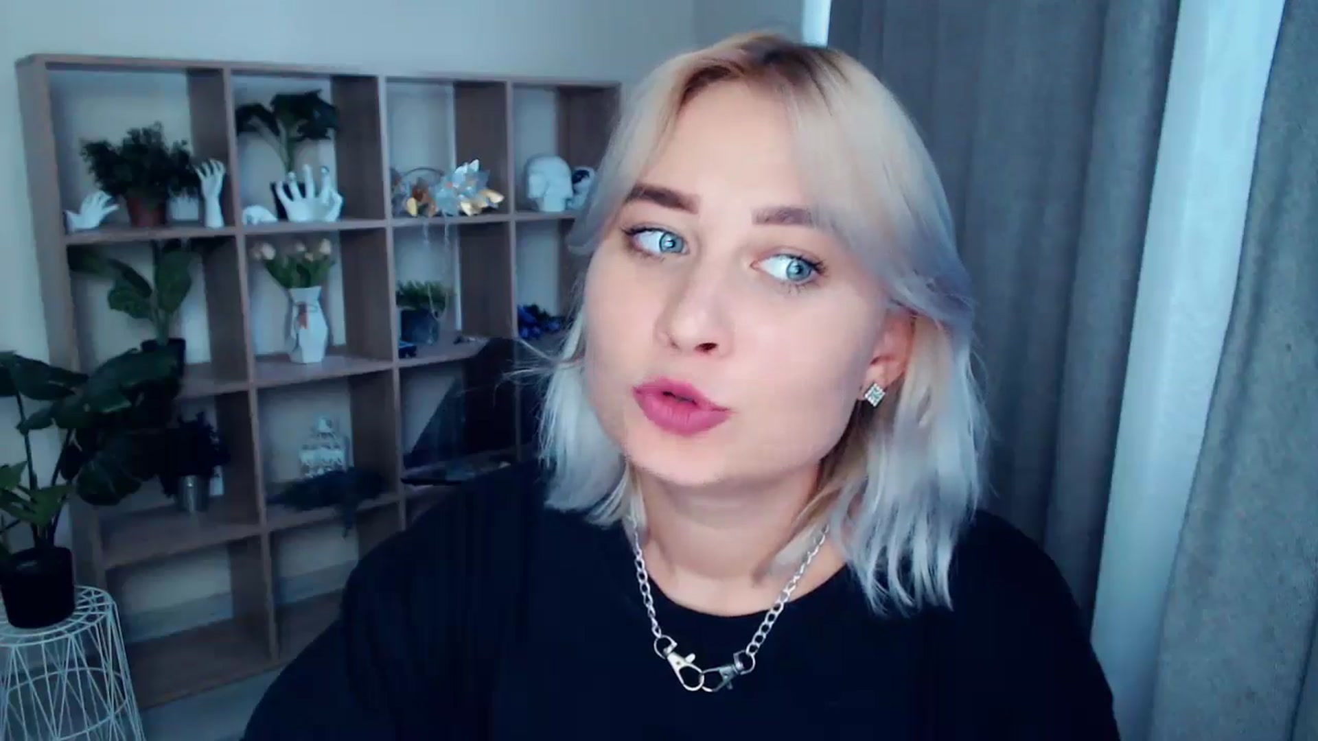 Gallery image thumbnail from Kukla_kolduna's myfreecams stream on, 08/03/2024, 16:42 image 3 of 20