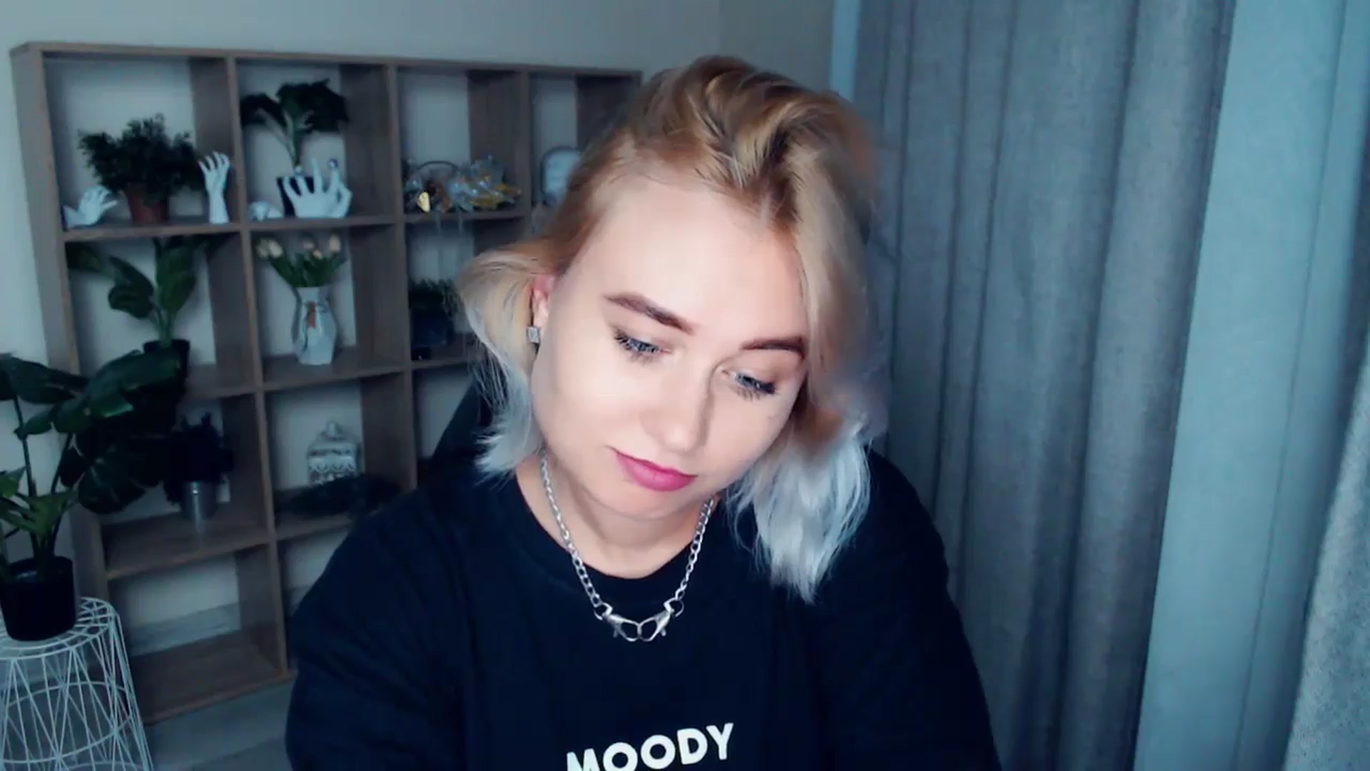 Gallery image thumbnail from Kukla_kolduna's myfreecams stream on, 08/03/2024, 18:12 image 10 of 20