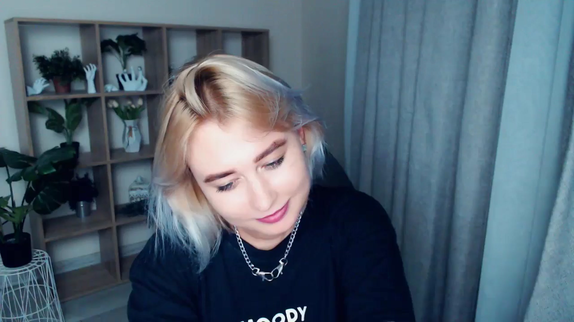 Gallery image thumbnail from Kukla_kolduna's myfreecams stream on, 08/03/2024, 18:12 image 12 of 20