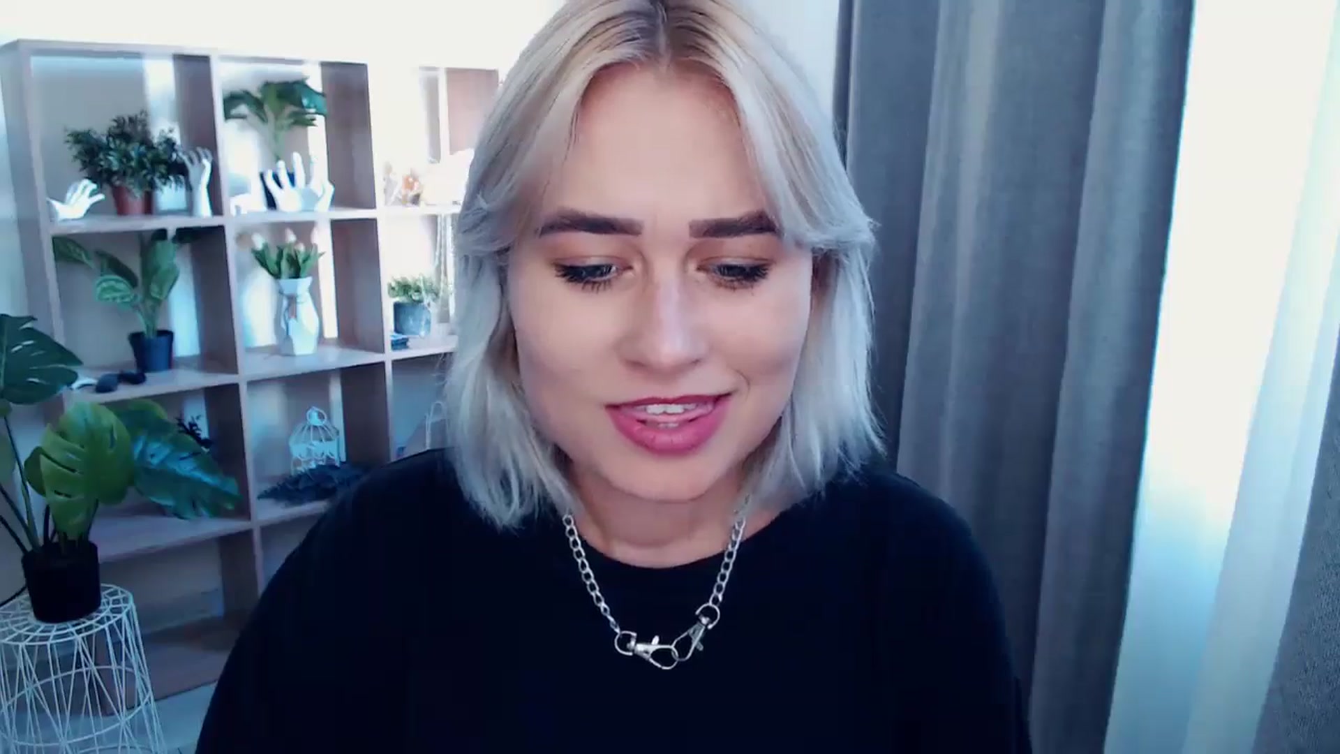 Gallery image thumbnail from Kukla_kolduna's myfreecams stream on, 08/04/2024, 15:22 image 12 of 20
