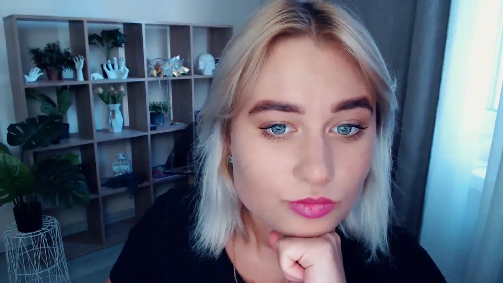 Gallery image thumbnail from Kukla_kolduna's myfreecams stream on, 08/10/2024, 17:03 image 14 of 20