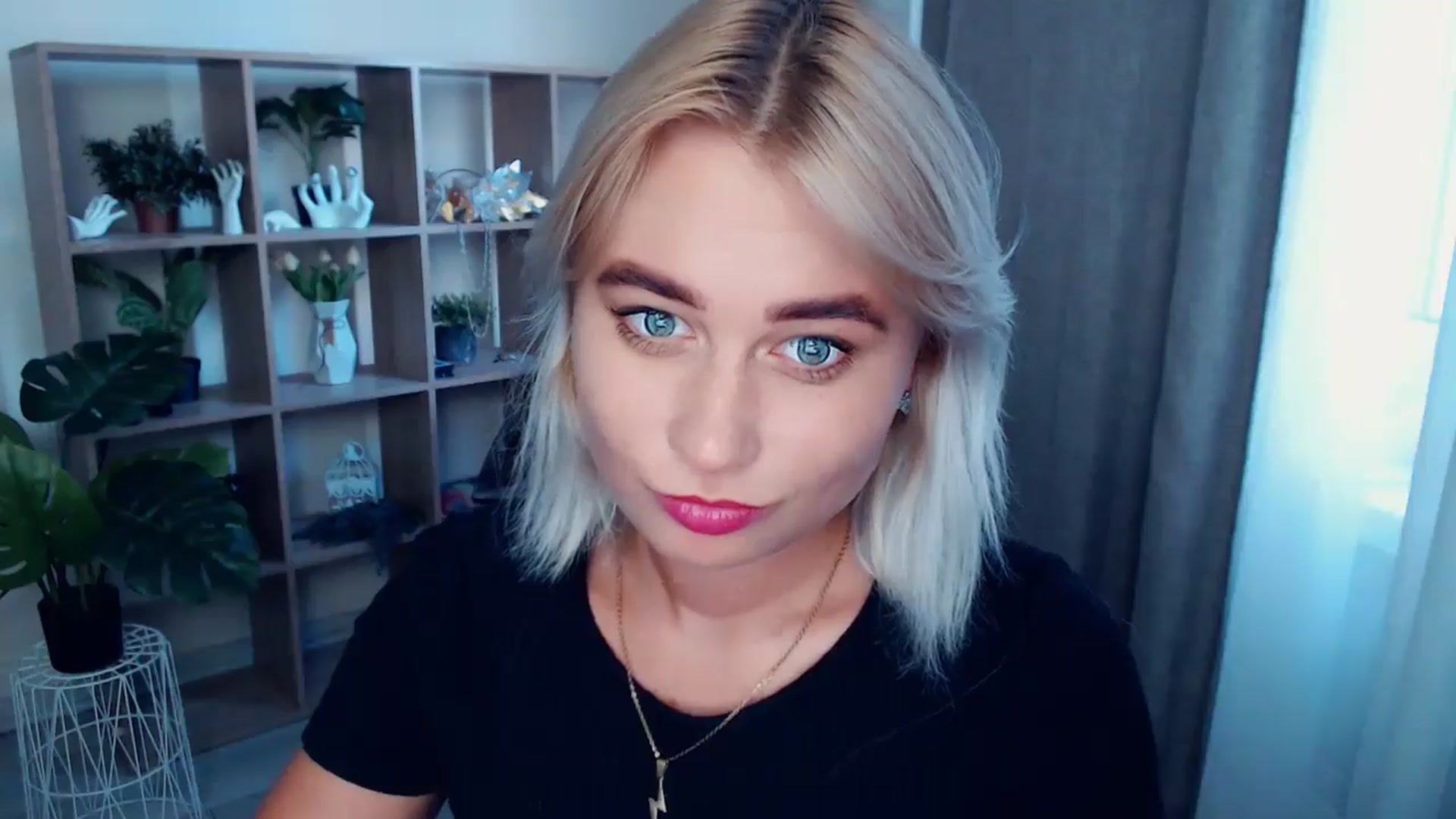 Gallery image thumbnail from Kukla_kolduna's myfreecams stream on, 08/10/2024, 17:03 image 15 of 20