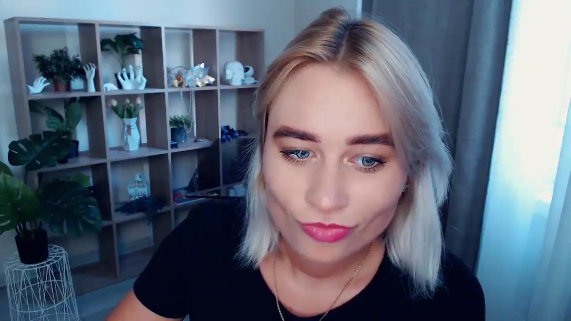 Gallery image thumbnail from Kukla_kolduna's myfreecams stream on, 08/10/2024, 17:03 image 11 of 20
