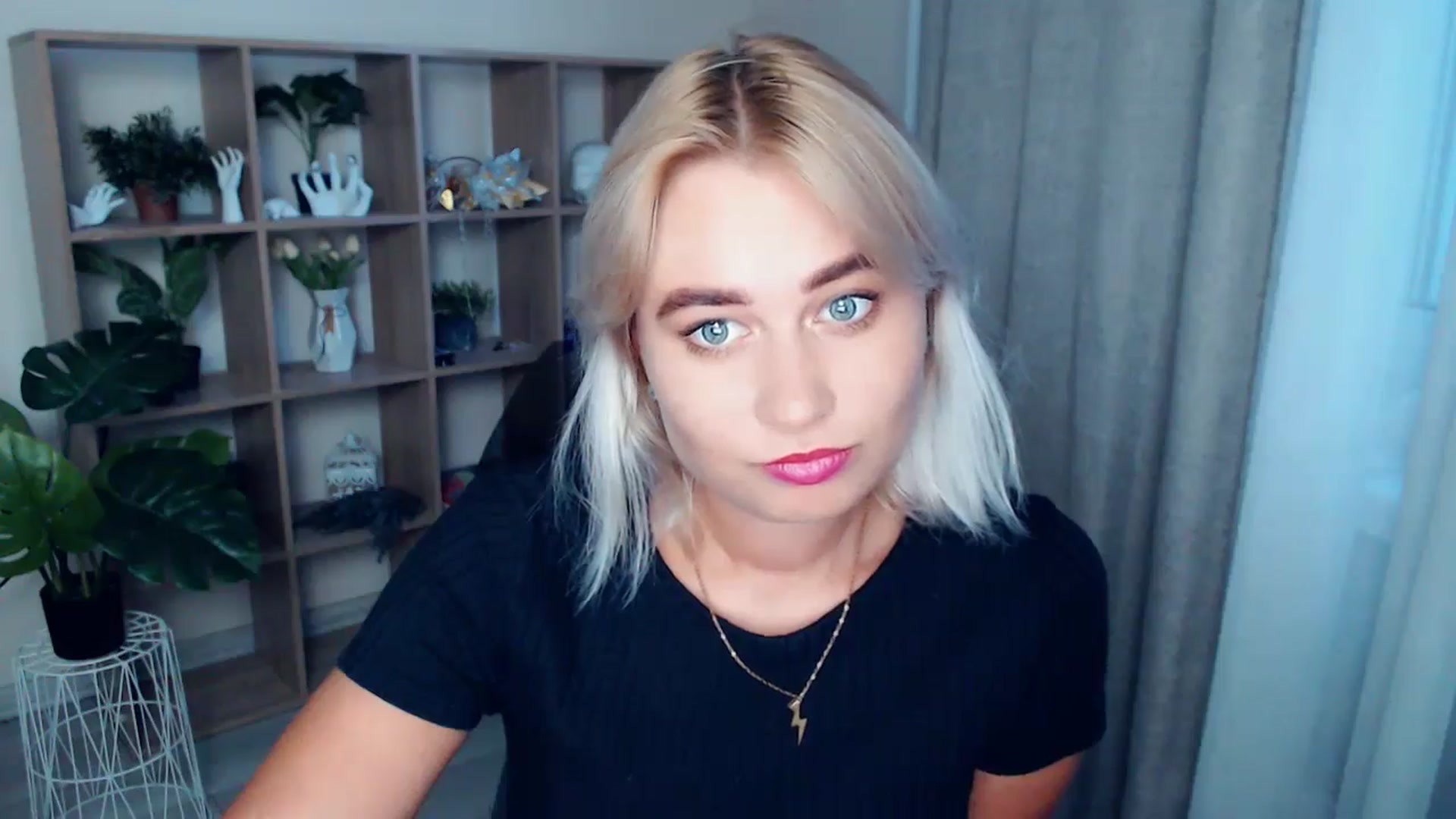 Gallery image thumbnail from Kukla_kolduna's myfreecams stream on, 08/10/2024, 17:41 image 4 of 20
