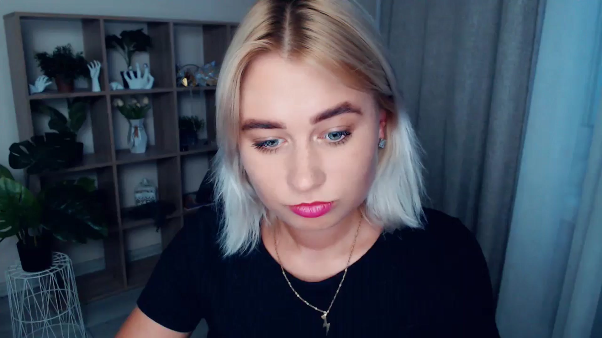 Gallery image thumbnail from Kukla_kolduna's myfreecams stream on, 08/10/2024, 17:41 image 15 of 20