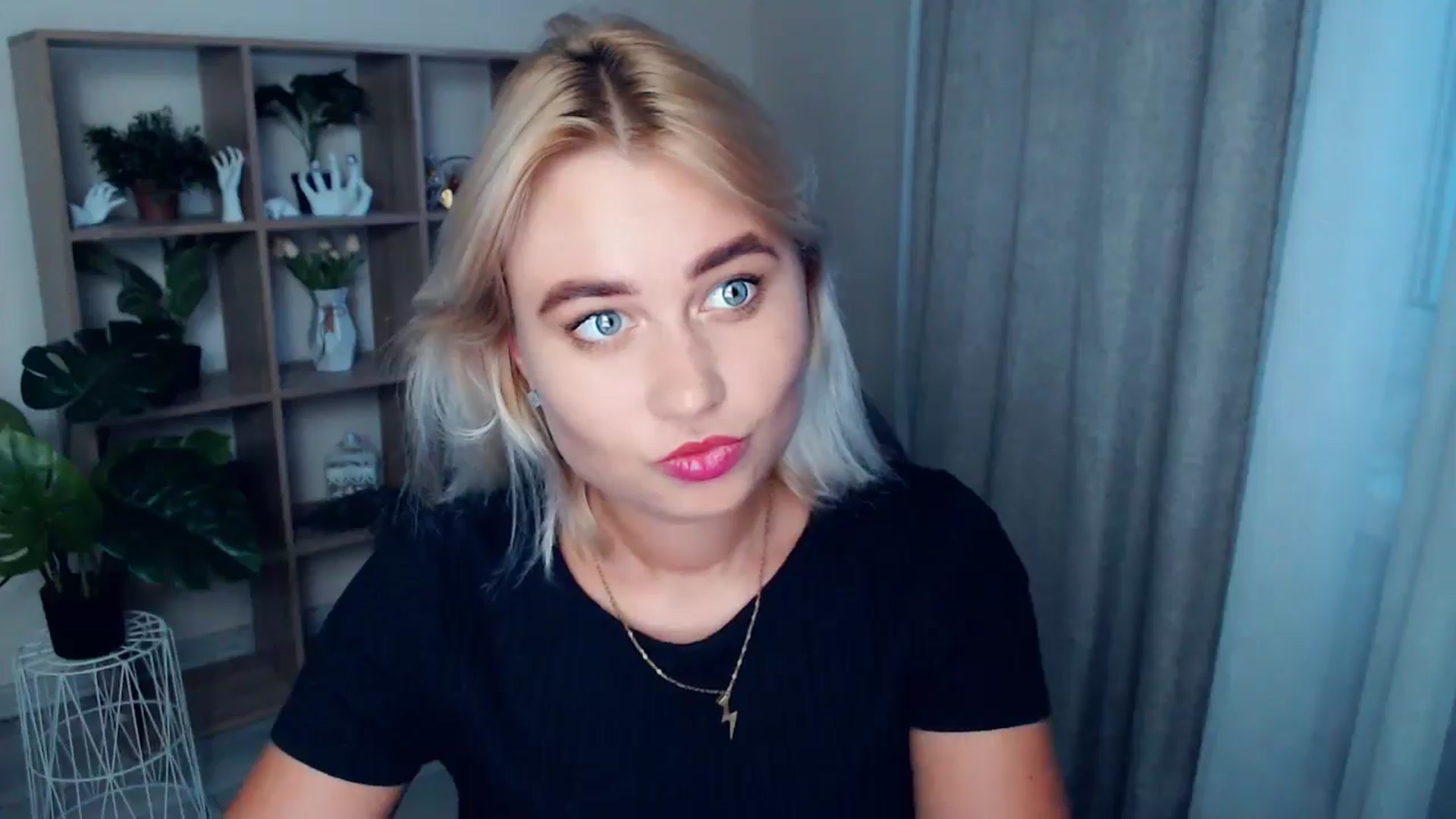 Gallery image thumbnail from Kukla_kolduna's myfreecams stream on, 08/10/2024, 17:41 image 8 of 20