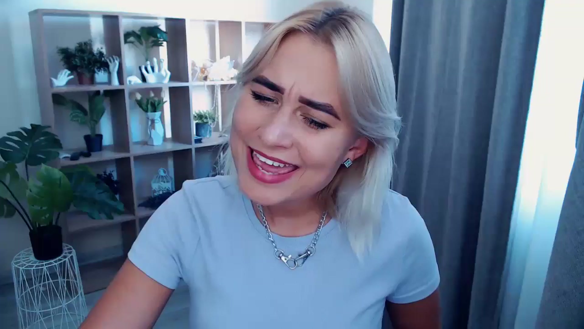 Gallery image thumbnail from Kukla_kolduna's myfreecams stream on, 08/11/2024, 15:15 image 6 of 20
