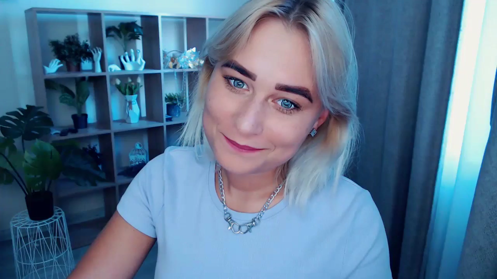 Gallery image thumbnail from Kukla_kolduna's myfreecams stream on, 08/11/2024, 15:15 image 15 of 20
