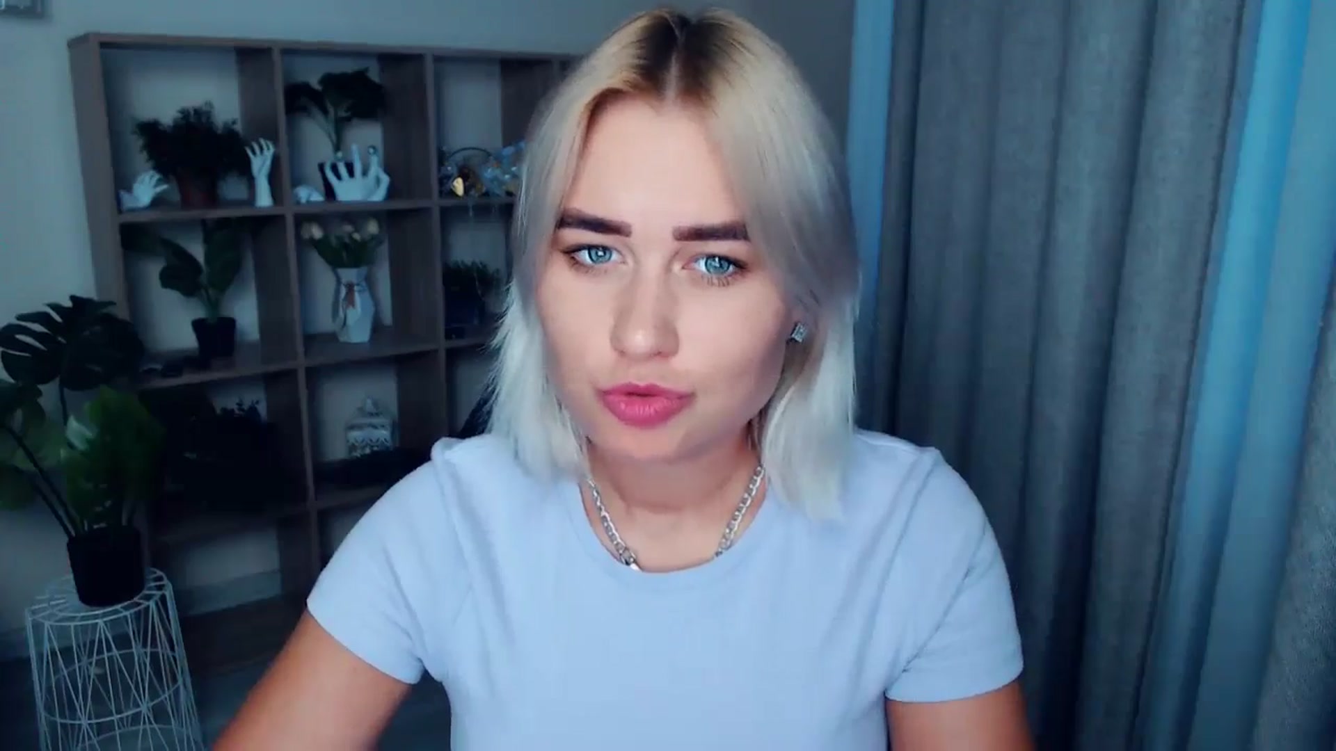 Gallery image thumbnail from Kukla_kolduna's myfreecams stream on, 08/11/2024, 17:42 image 12 of 20