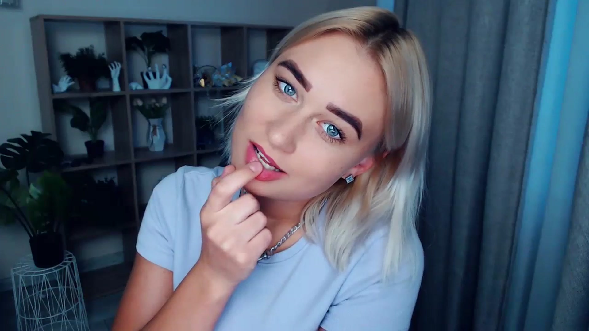 Gallery image thumbnail from Kukla_kolduna's myfreecams stream on, 08/11/2024, 17:42 image 7 of 20