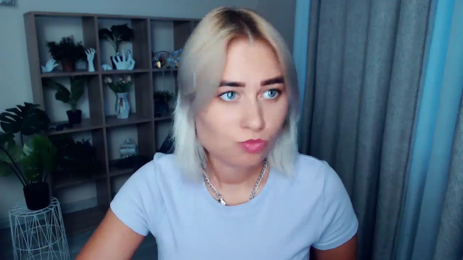 Gallery image thumbnail from Kukla_kolduna's myfreecams stream on, 08/11/2024, 17:42 image 11 of 20