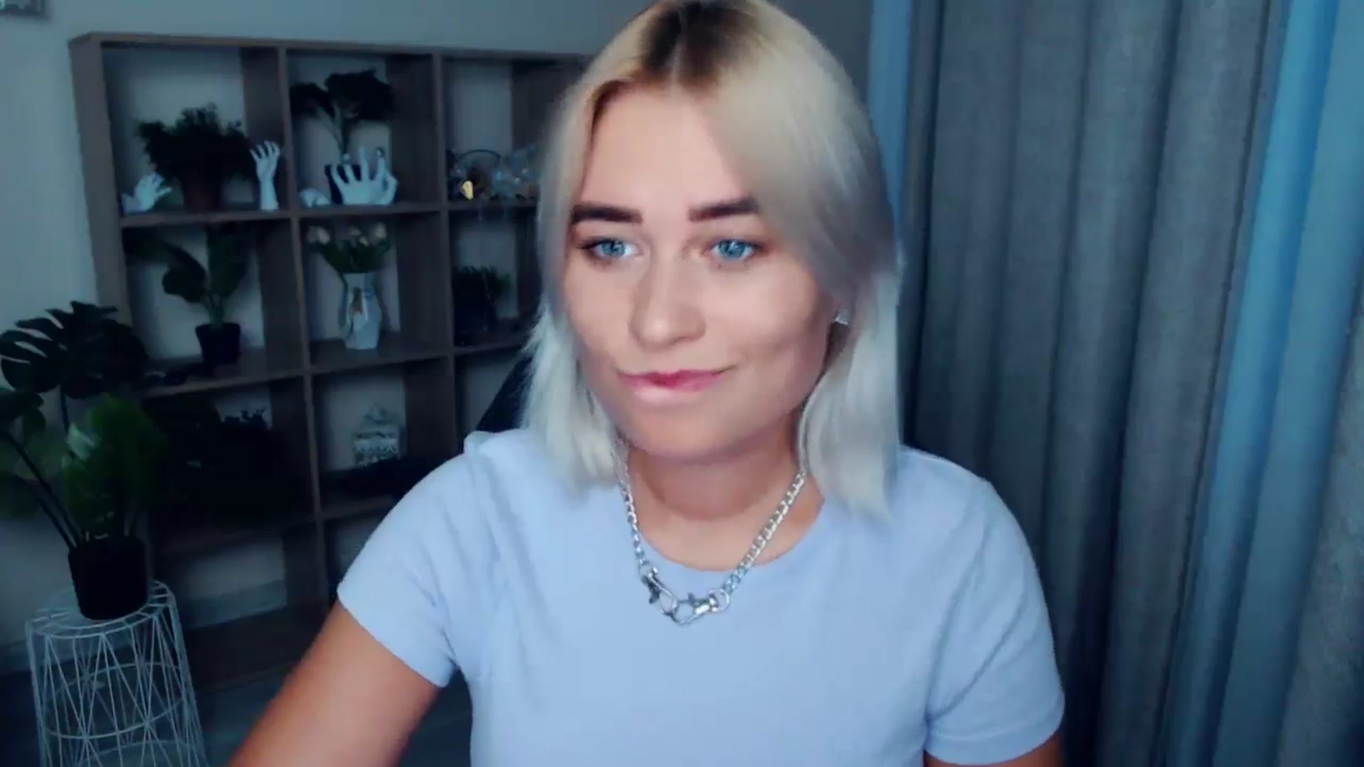 Gallery image thumbnail from Kukla_kolduna's myfreecams stream on, 08/11/2024, 17:42 image 15 of 20