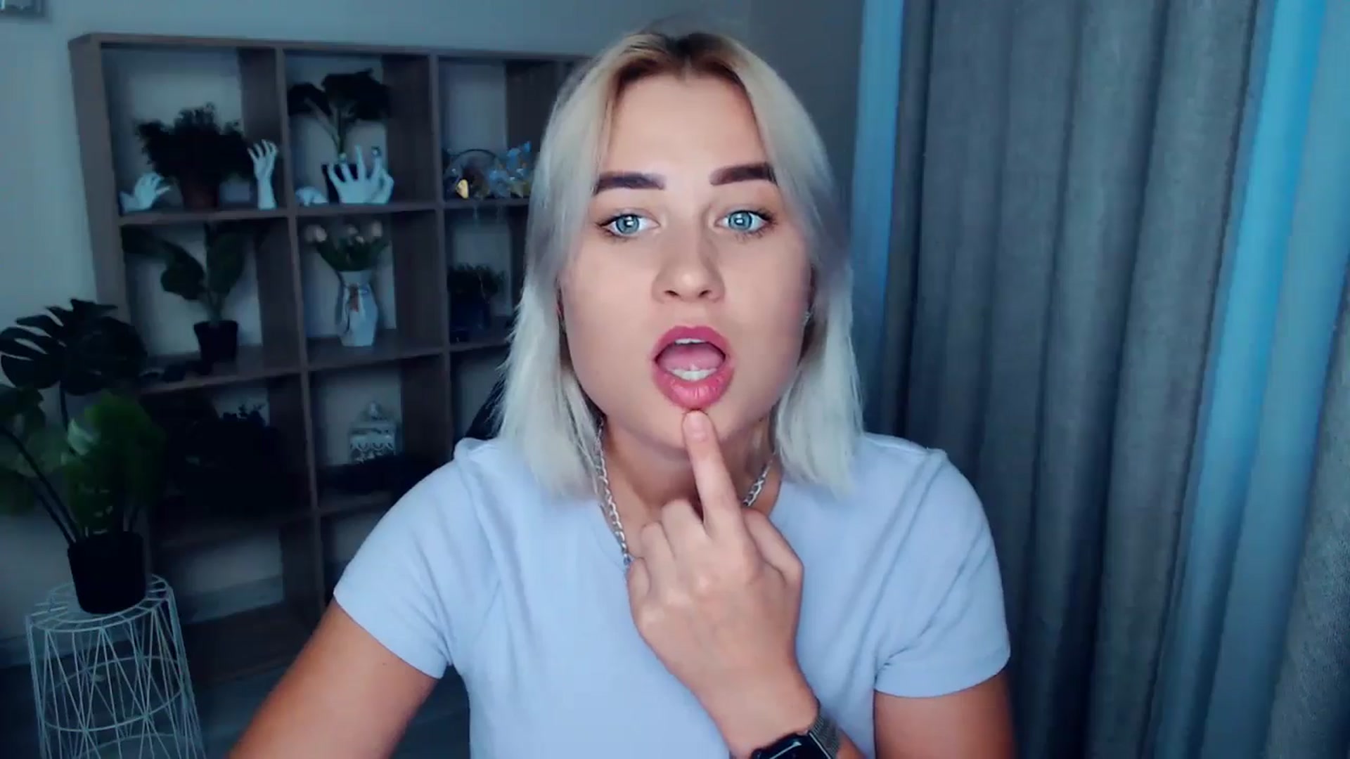 Gallery image thumbnail from Kukla_kolduna's myfreecams stream on, 08/11/2024, 17:42 image 10 of 20
