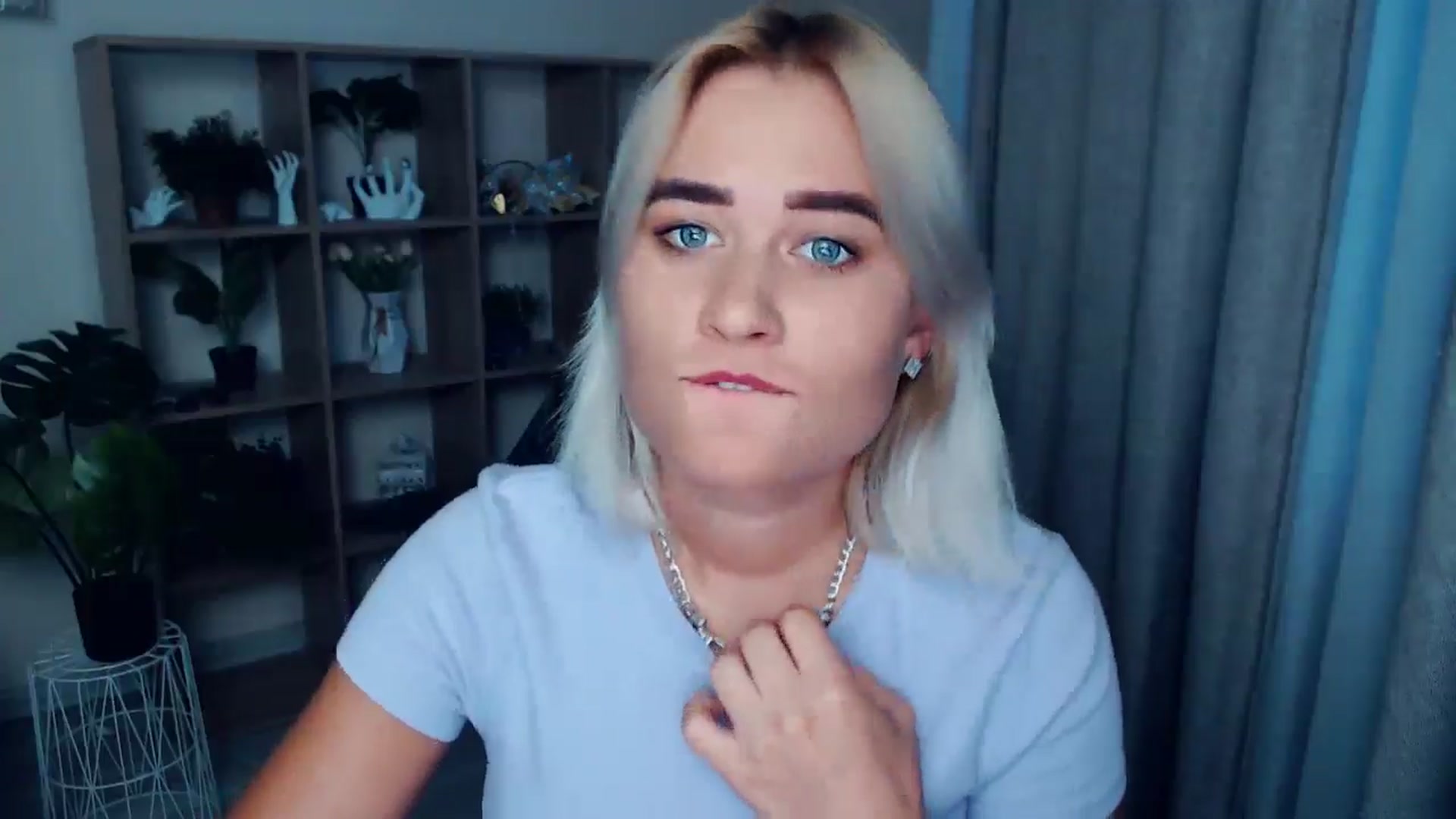 Gallery image thumbnail from Kukla_kolduna's myfreecams stream on, 08/11/2024, 17:42 image 14 of 20