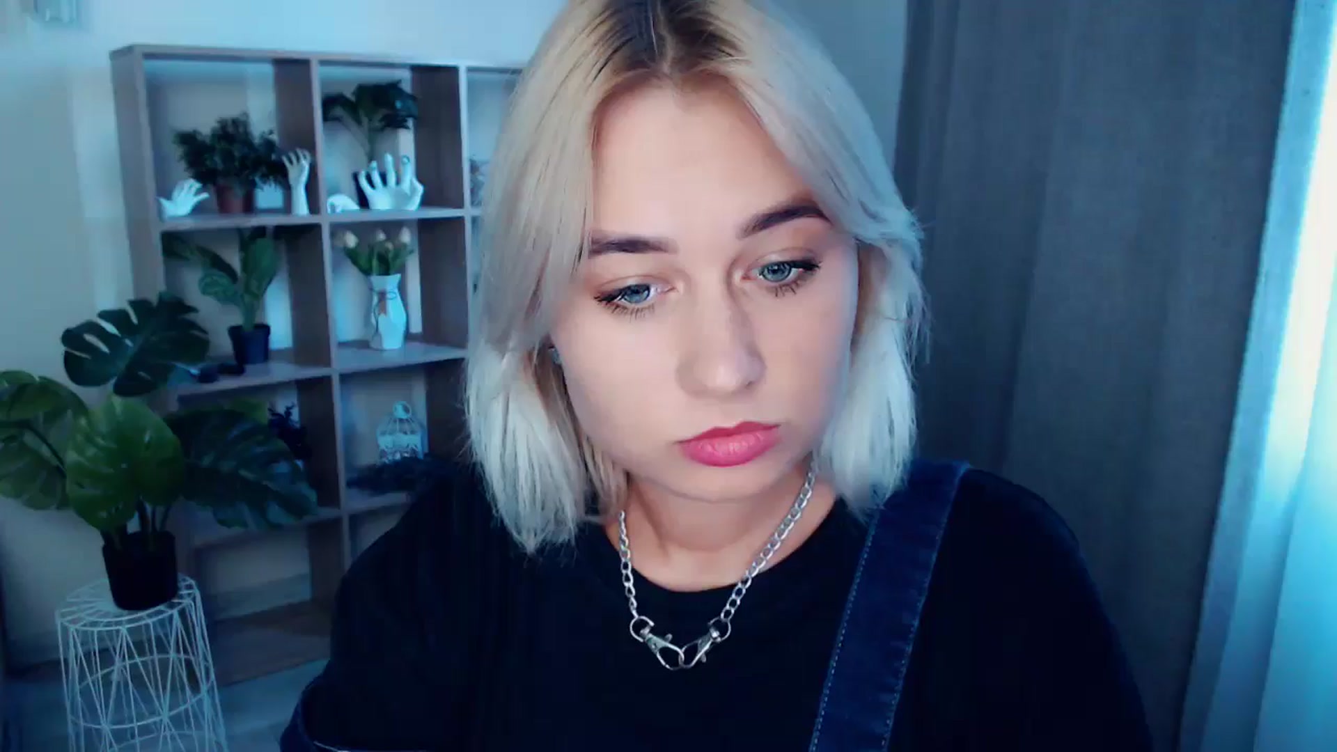 Gallery image thumbnail from Kukla_kolduna's myfreecams stream on, 08/12/2024, 17:00 image 20 of 20