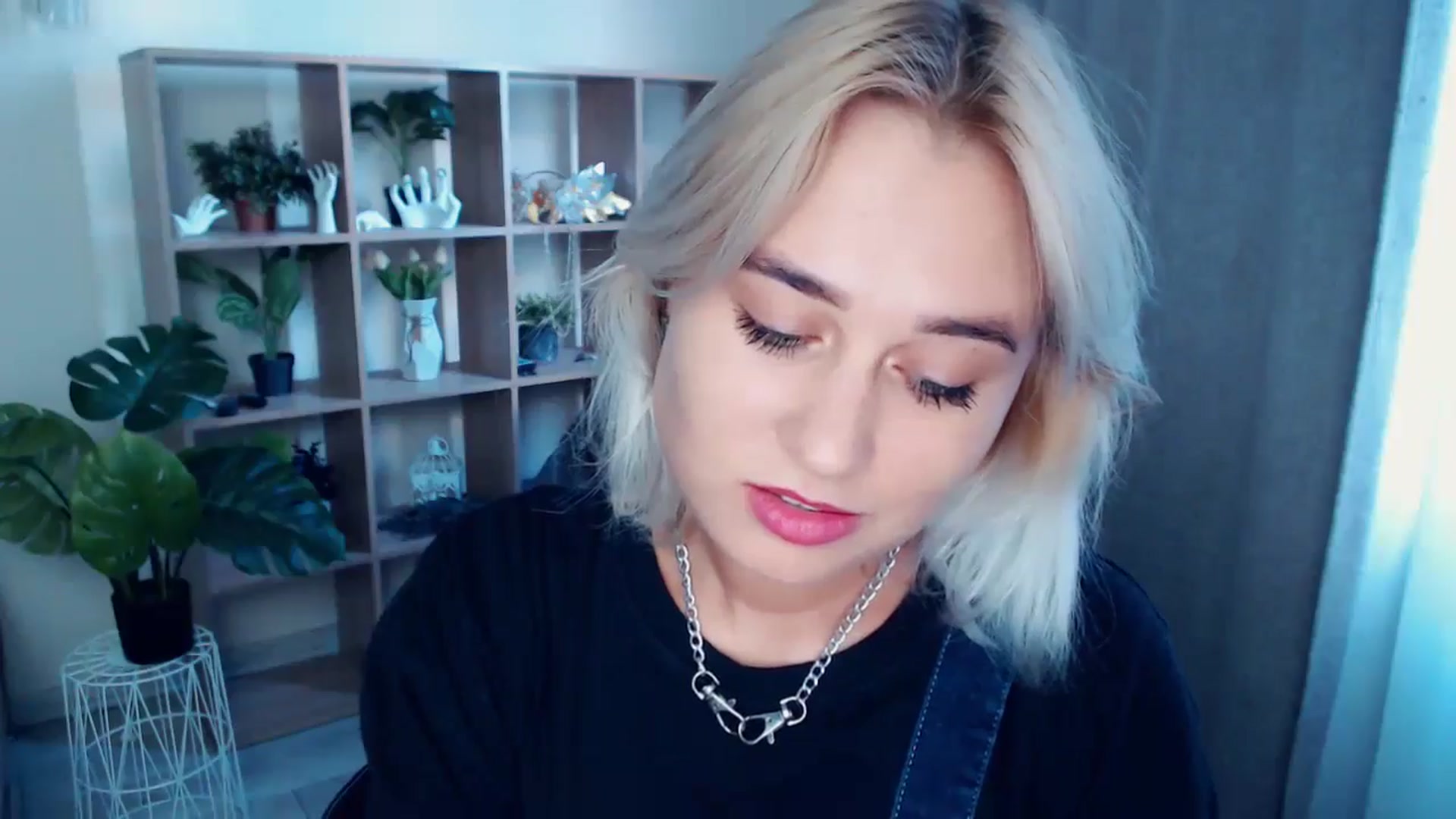 Gallery image thumbnail from Kukla_kolduna's myfreecams stream on, 08/12/2024, 17:00 image 15 of 20