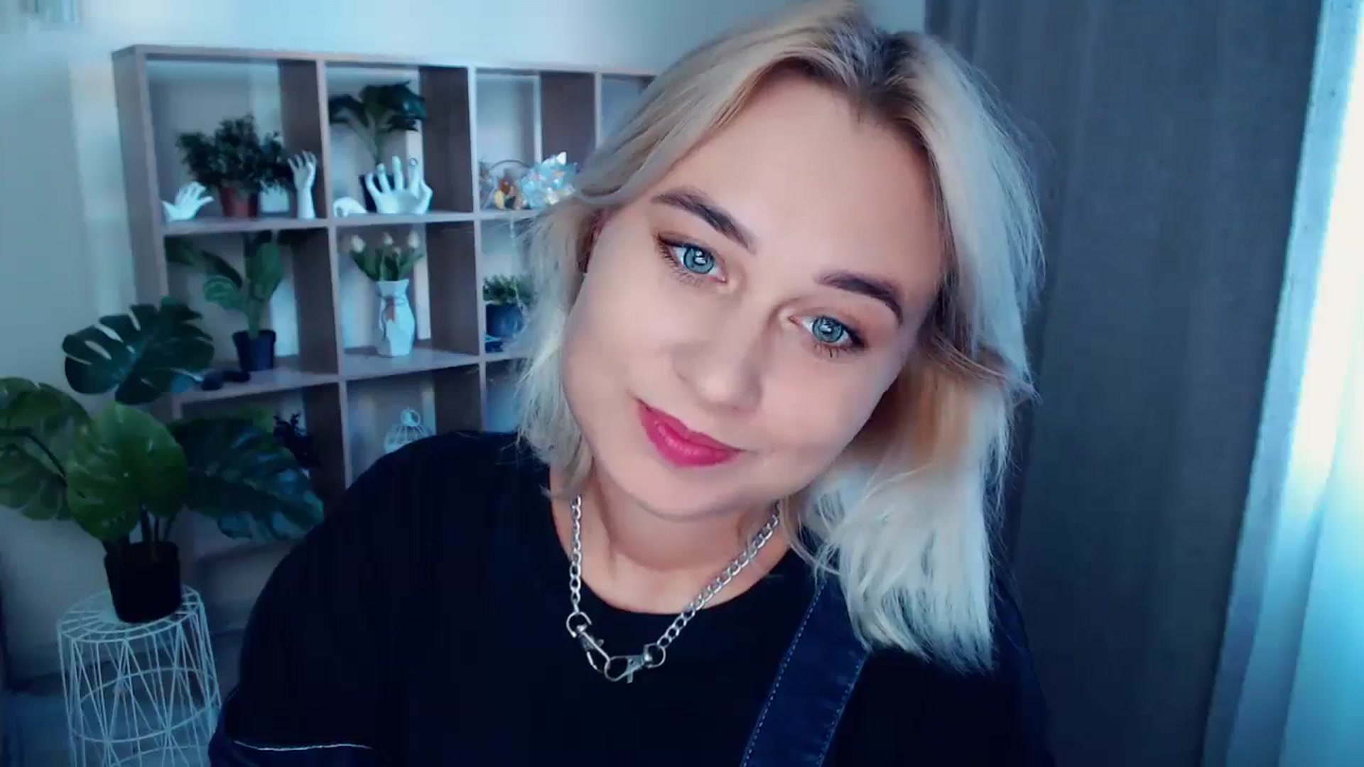 Gallery image thumbnail from Kukla_kolduna's myfreecams stream on, 08/12/2024, 17:00 image 14 of 20