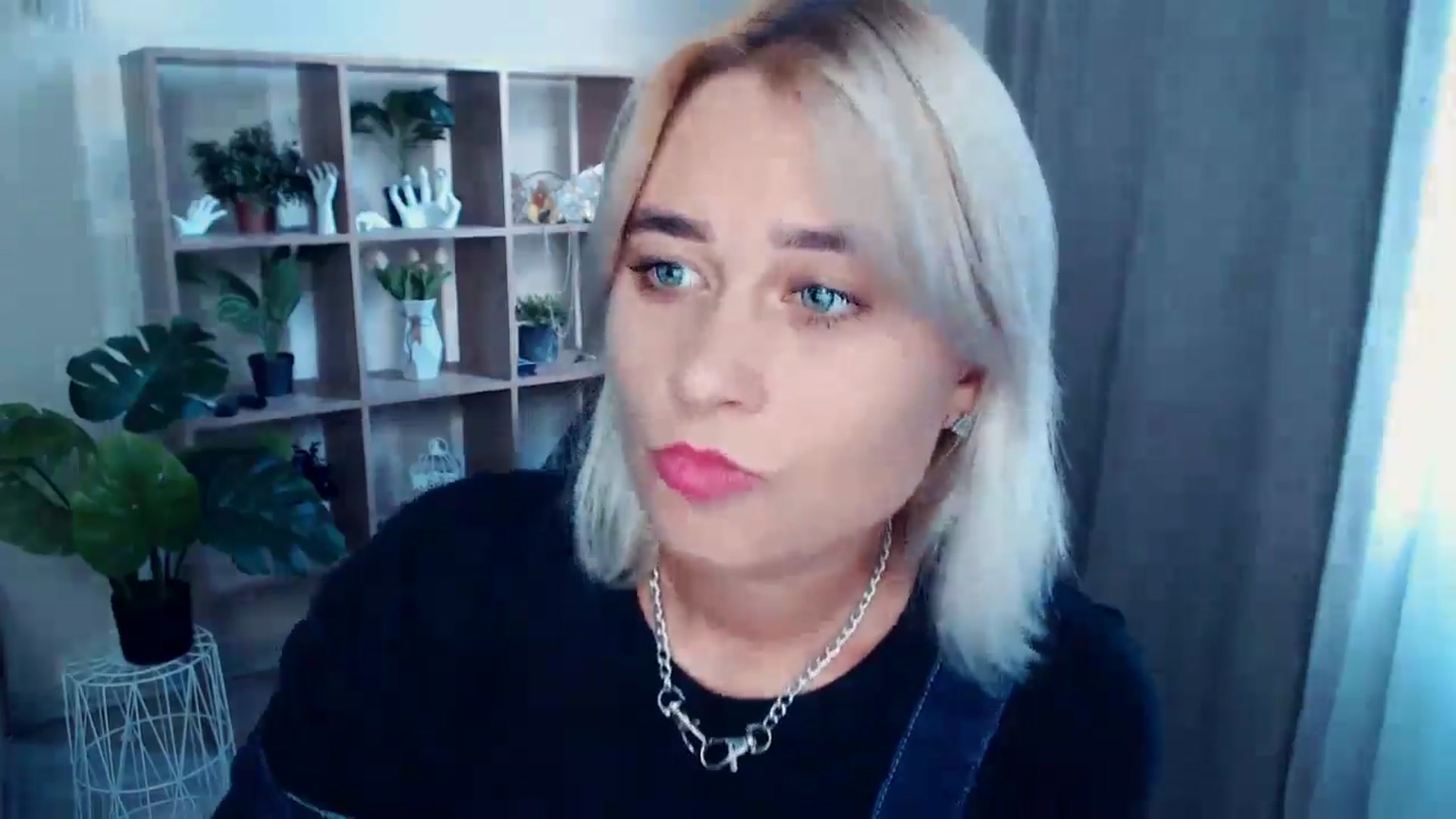Gallery image thumbnail from Kukla_kolduna's myfreecams stream on, 08/12/2024, 17:00 image 10 of 20