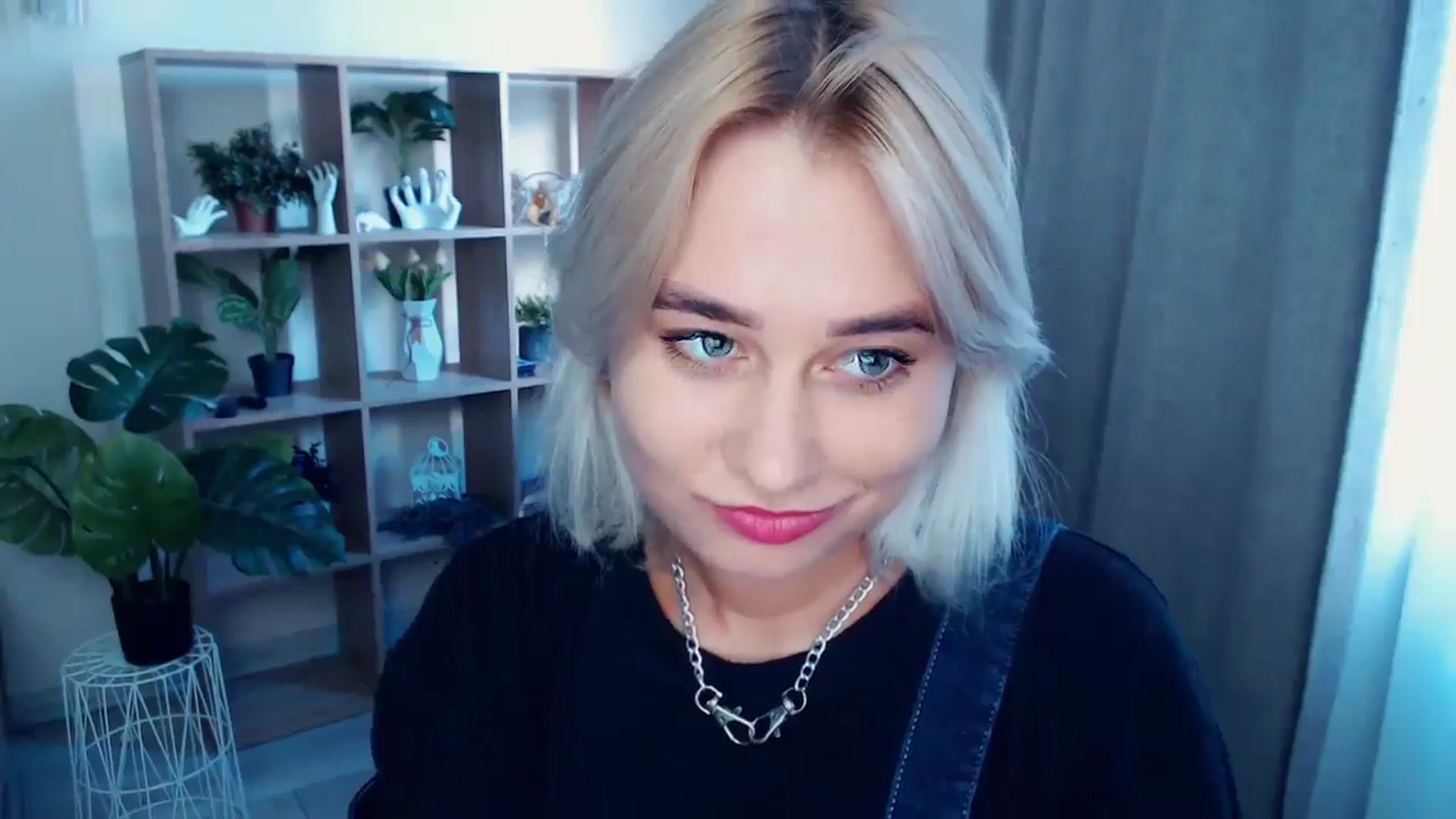 Gallery image thumbnail from Kukla_kolduna's myfreecams stream on, 08/12/2024, 17:00 image 5 of 20