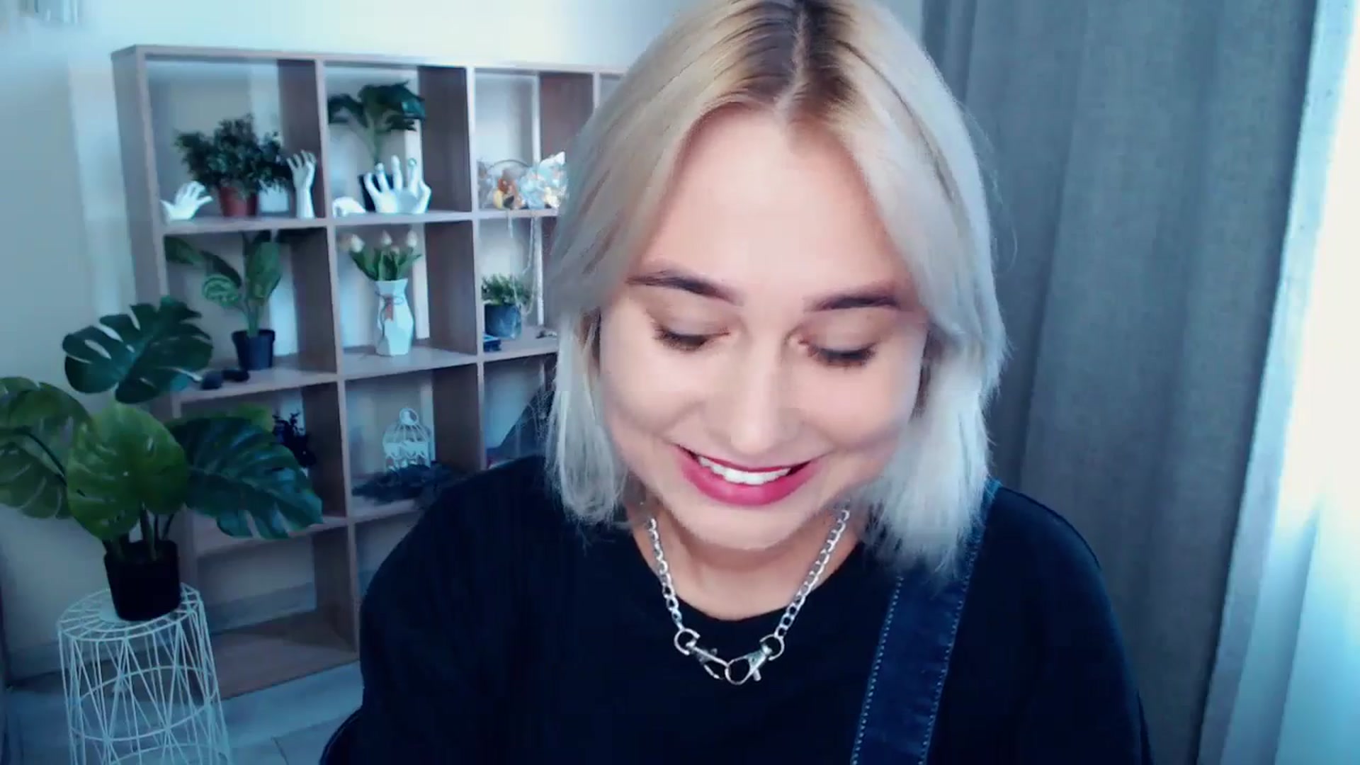 Gallery image thumbnail from Kukla_kolduna's myfreecams stream on, 08/12/2024, 17:00 image 9 of 20