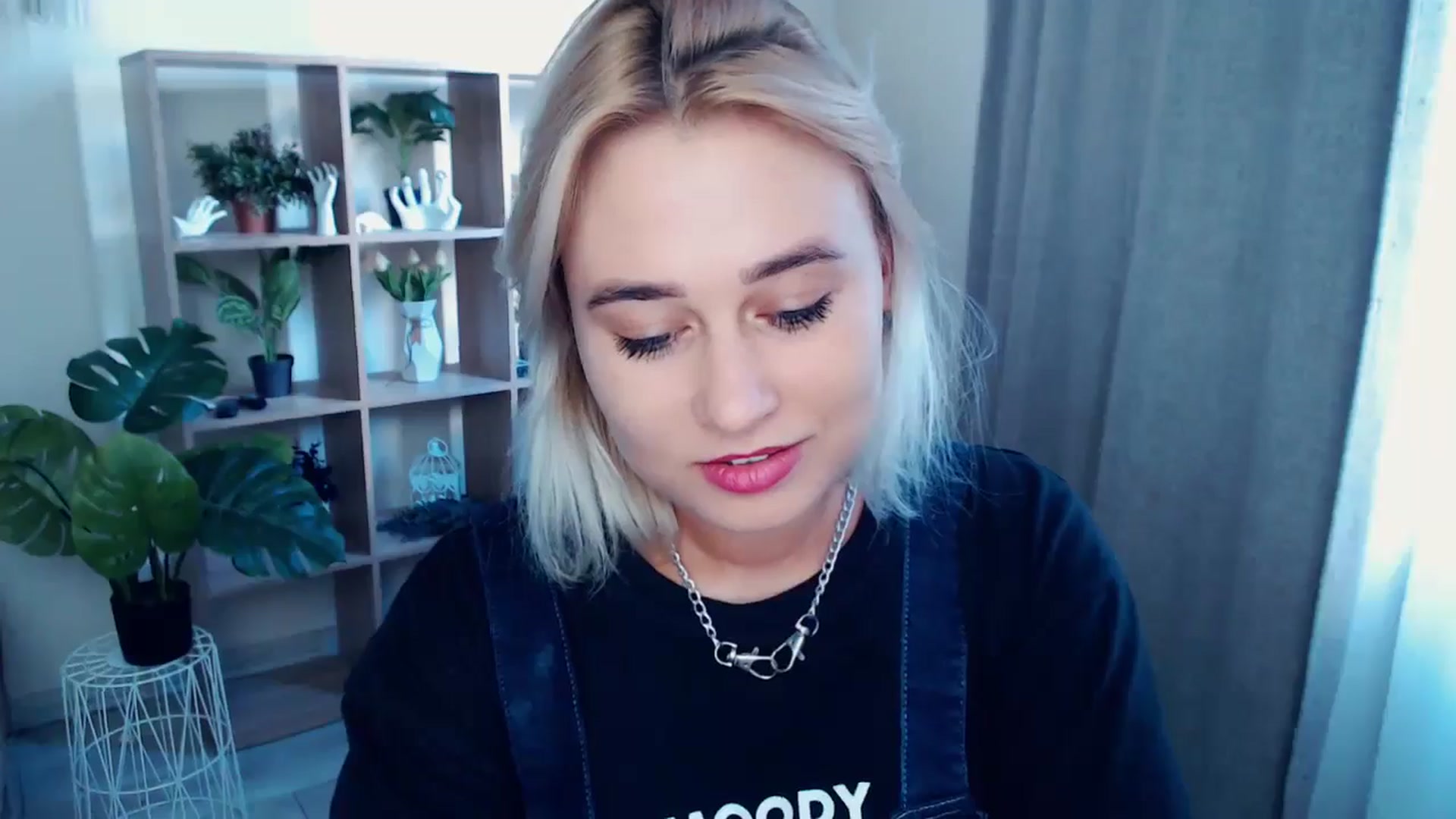 Gallery image thumbnail from Kukla_kolduna's myfreecams stream on, 08/12/2024, 17:00 image 2 of 20