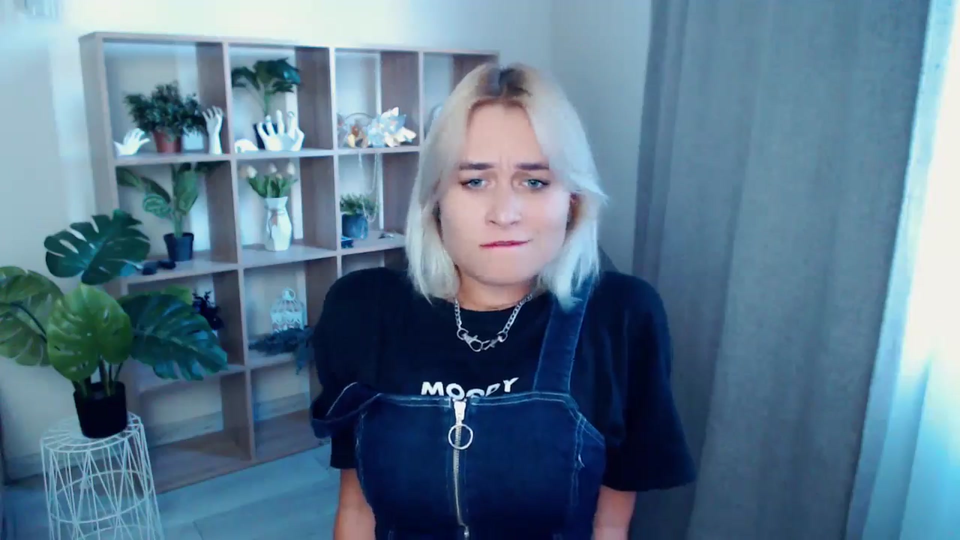 Gallery image thumbnail from Kukla_kolduna's myfreecams stream on, 08/12/2024, 17:00 image 17 of 20
