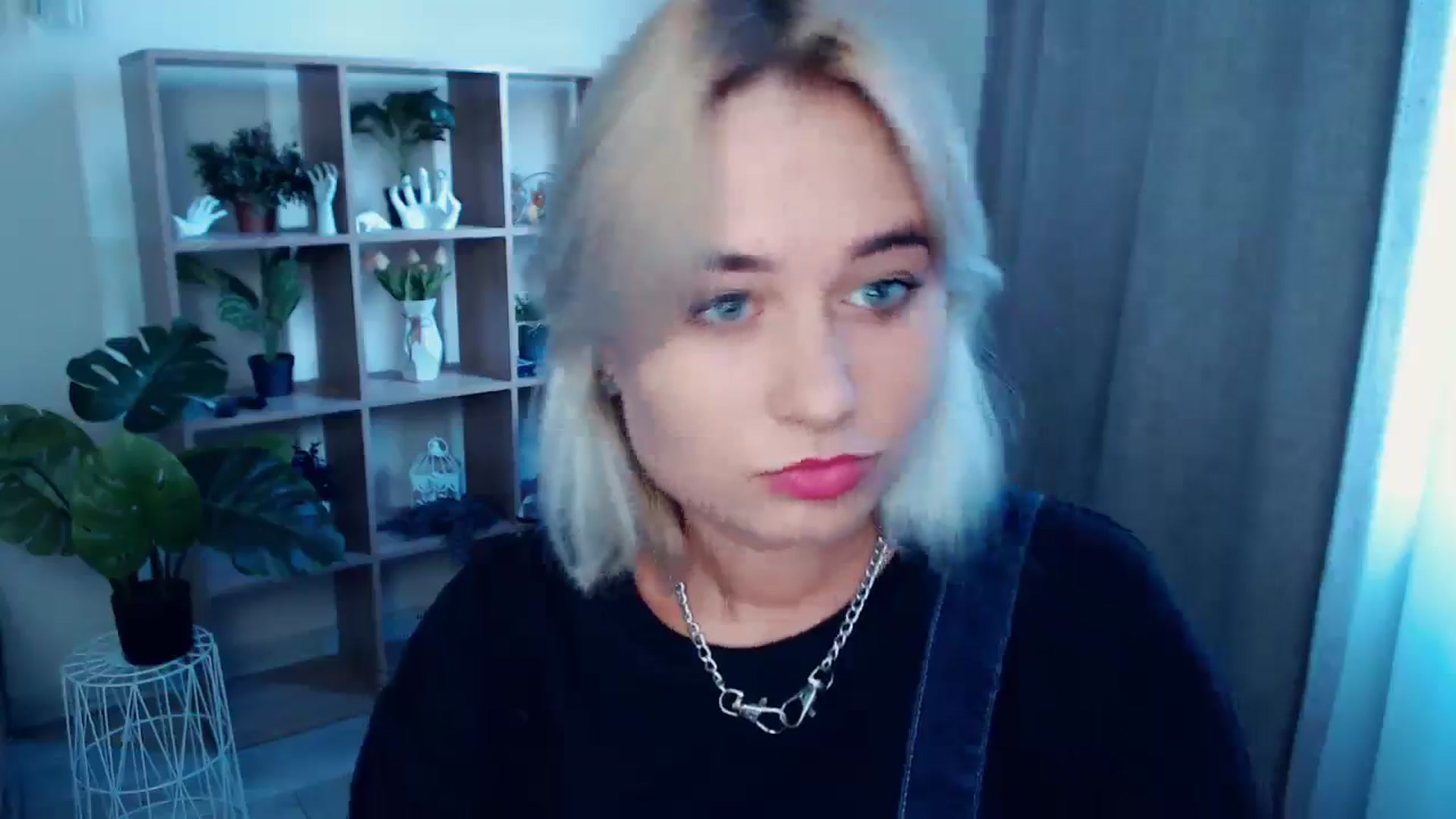 Gallery image thumbnail from Kukla_kolduna's myfreecams stream on, 08/12/2024, 17:00 image 4 of 20