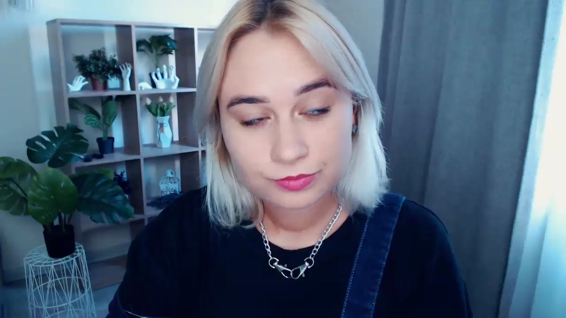 Gallery image thumbnail from Kukla_kolduna's myfreecams stream on, 08/12/2024, 17:00 image 8 of 20