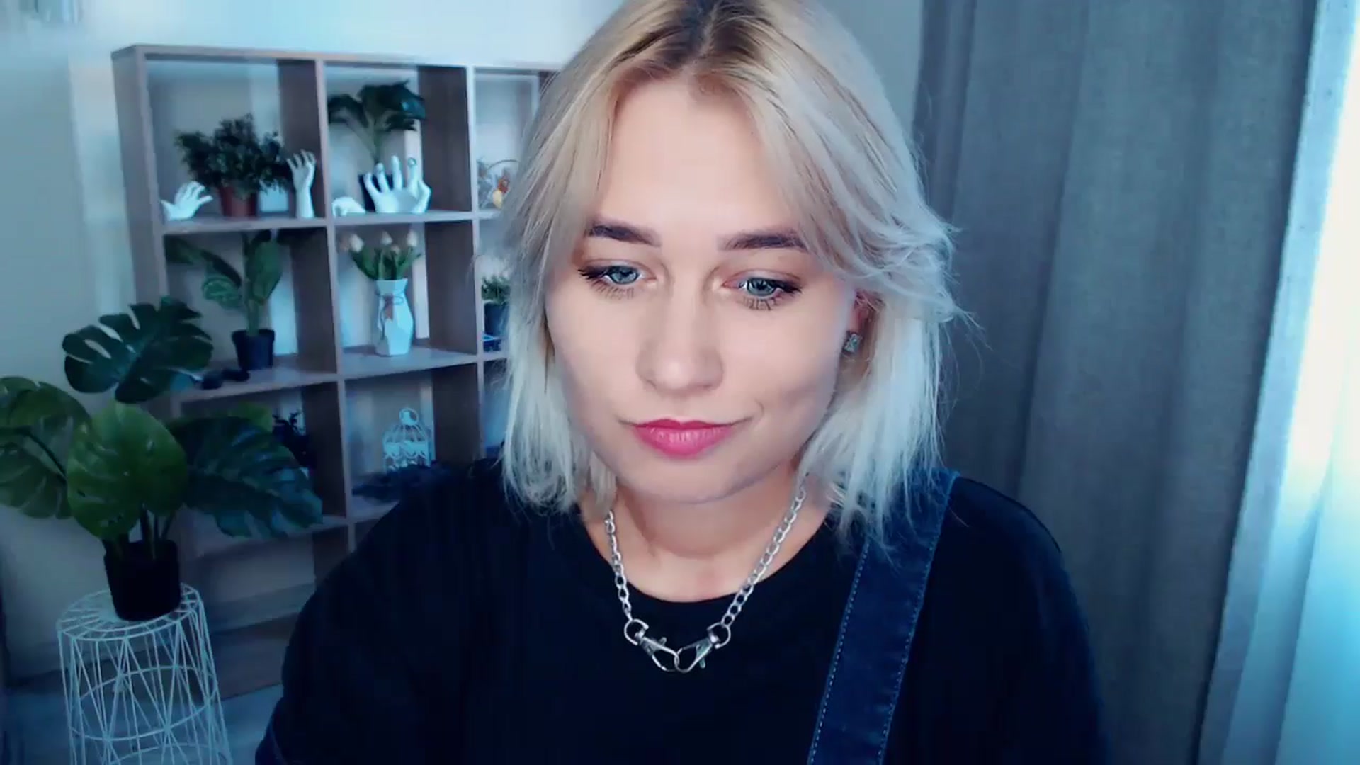 Gallery image thumbnail from Kukla_kolduna's myfreecams stream on, 08/12/2024, 17:00 image 12 of 20