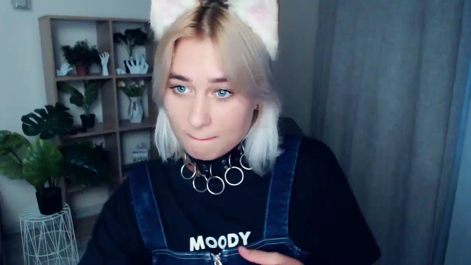 Gallery image thumbnail from Kukla_kolduna's myfreecams stream on, 08/12/2024, 17:45 image 19 of 20