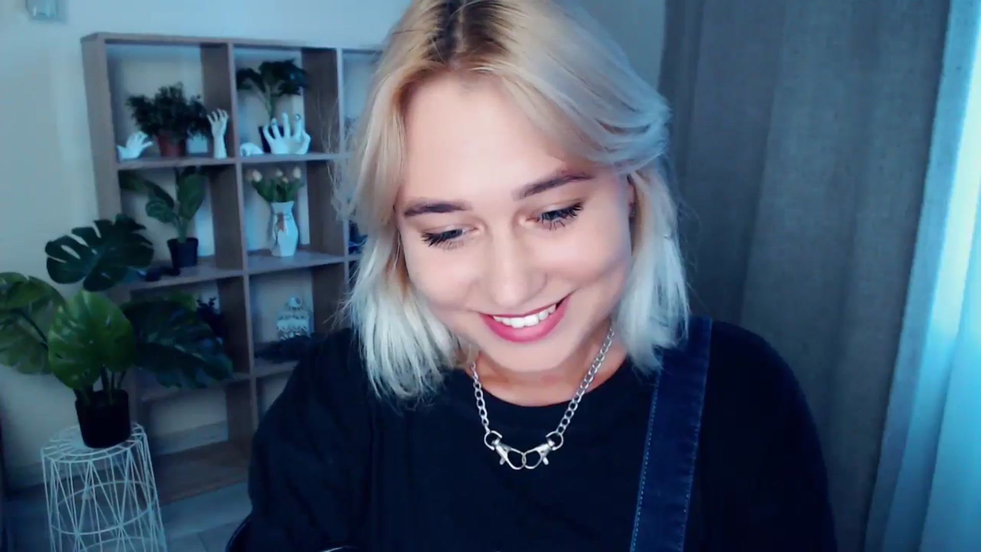 Gallery image thumbnail from Kukla_kolduna's myfreecams stream on, 08/12/2024, 17:45 image 6 of 20
