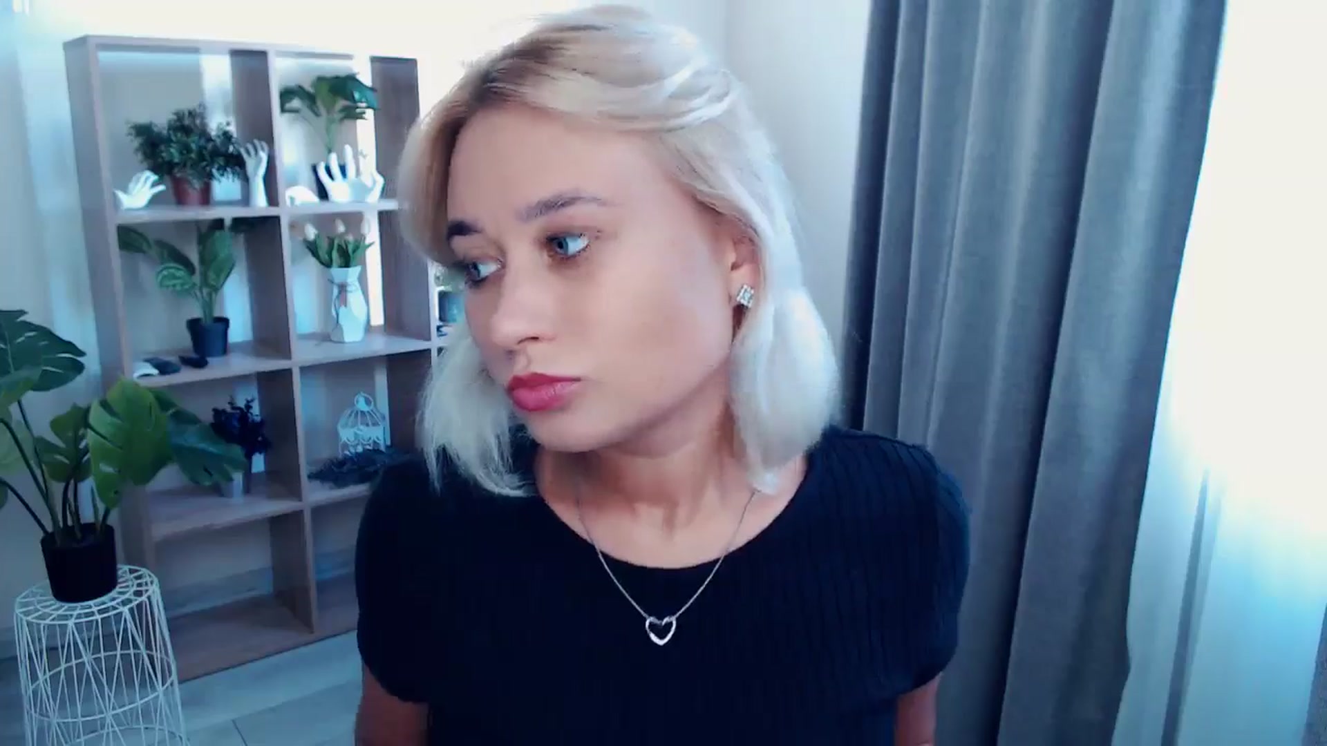 Gallery image thumbnail from Kukla_kolduna's myfreecams stream on, 08/15/2024, 14:14 image 18 of 20