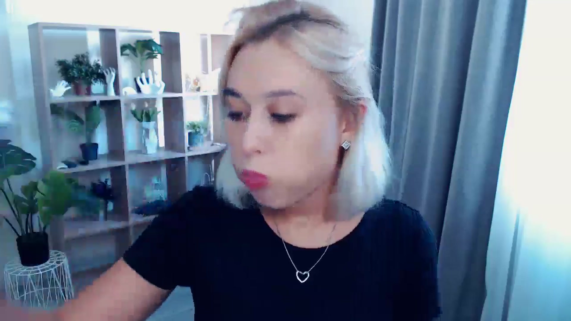 Gallery image thumbnail from Kukla_kolduna's myfreecams stream on, 08/15/2024, 14:14 image 4 of 20
