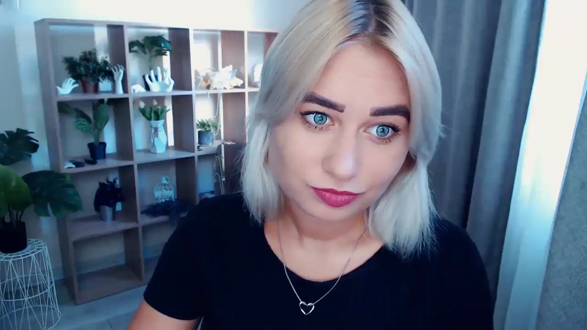 Gallery image thumbnail from Kukla_kolduna's myfreecams stream on, 08/16/2024, 16:36 image 3 of 20