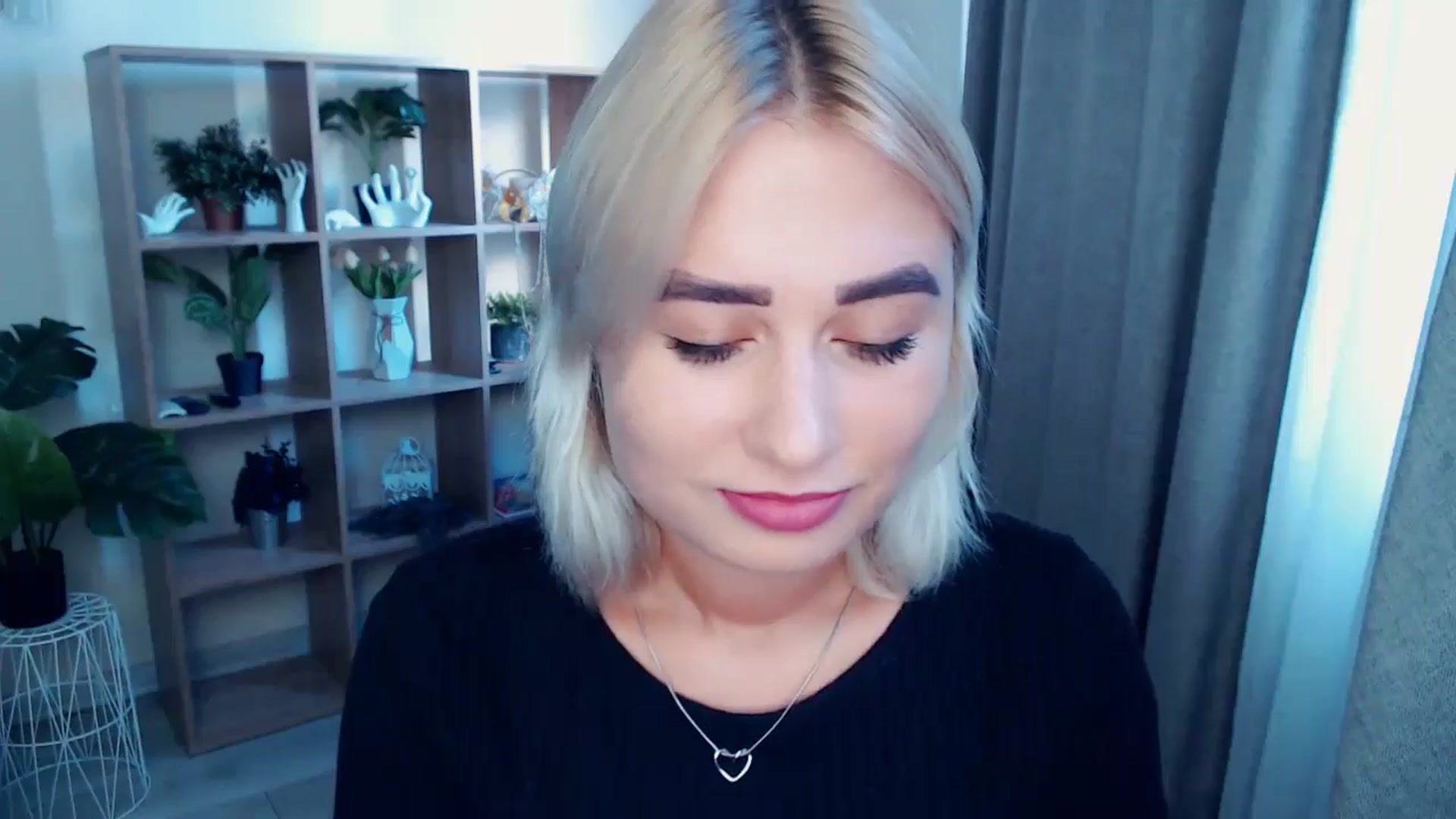 Gallery image thumbnail from Kukla_kolduna's myfreecams stream on, 08/16/2024, 16:36 image 12 of 20