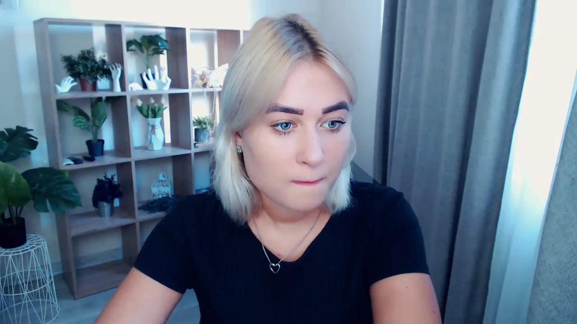 Gallery image thumbnail from Kukla_kolduna's myfreecams stream on, 08/16/2024, 16:36 image 6 of 20