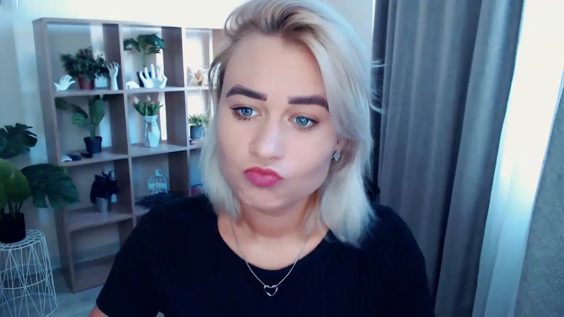 Gallery image thumbnail from Kukla_kolduna's myfreecams stream on, 08/16/2024, 16:36 image 1 of 20