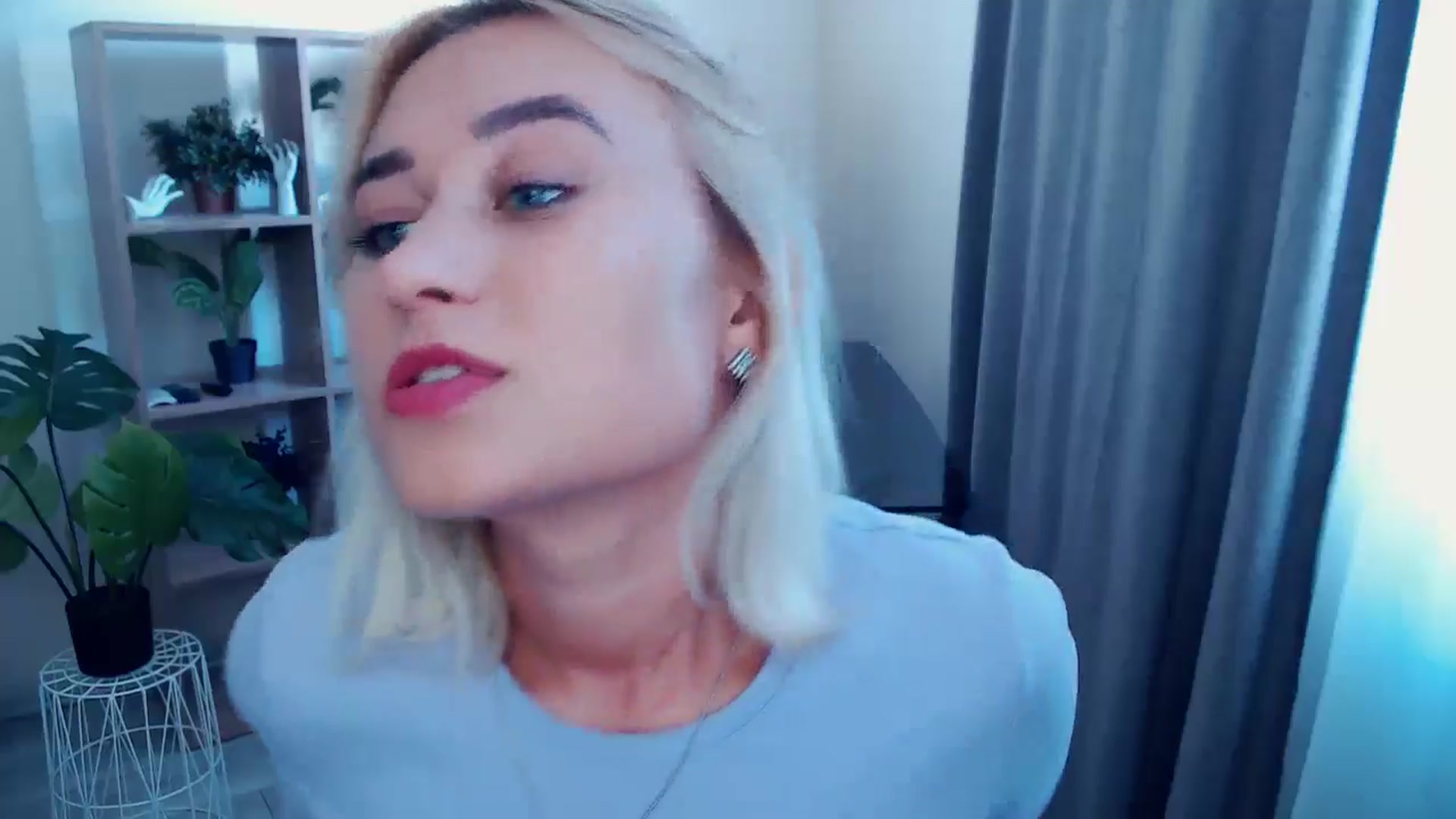 Gallery image thumbnail from Kukla_kolduna's myfreecams stream on, 08/17/2024, 12:42 image 16 of 20