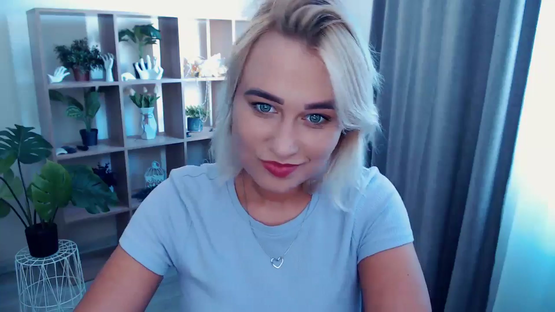 Gallery image thumbnail from Kukla_kolduna's myfreecams stream on, 08/17/2024, 12:42 image 12 of 20