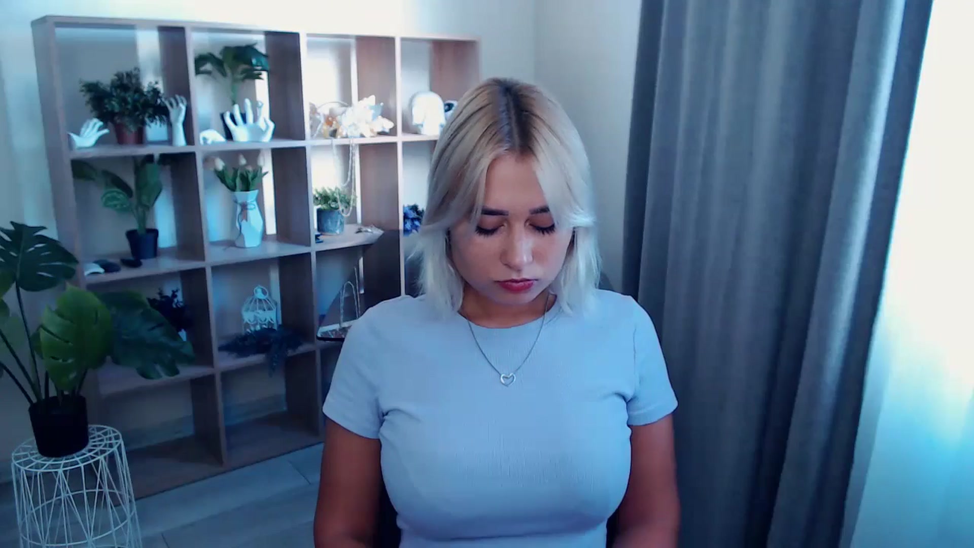 Gallery image thumbnail from Kukla_kolduna's myfreecams stream on, 08/17/2024, 15:29 image 10 of 20