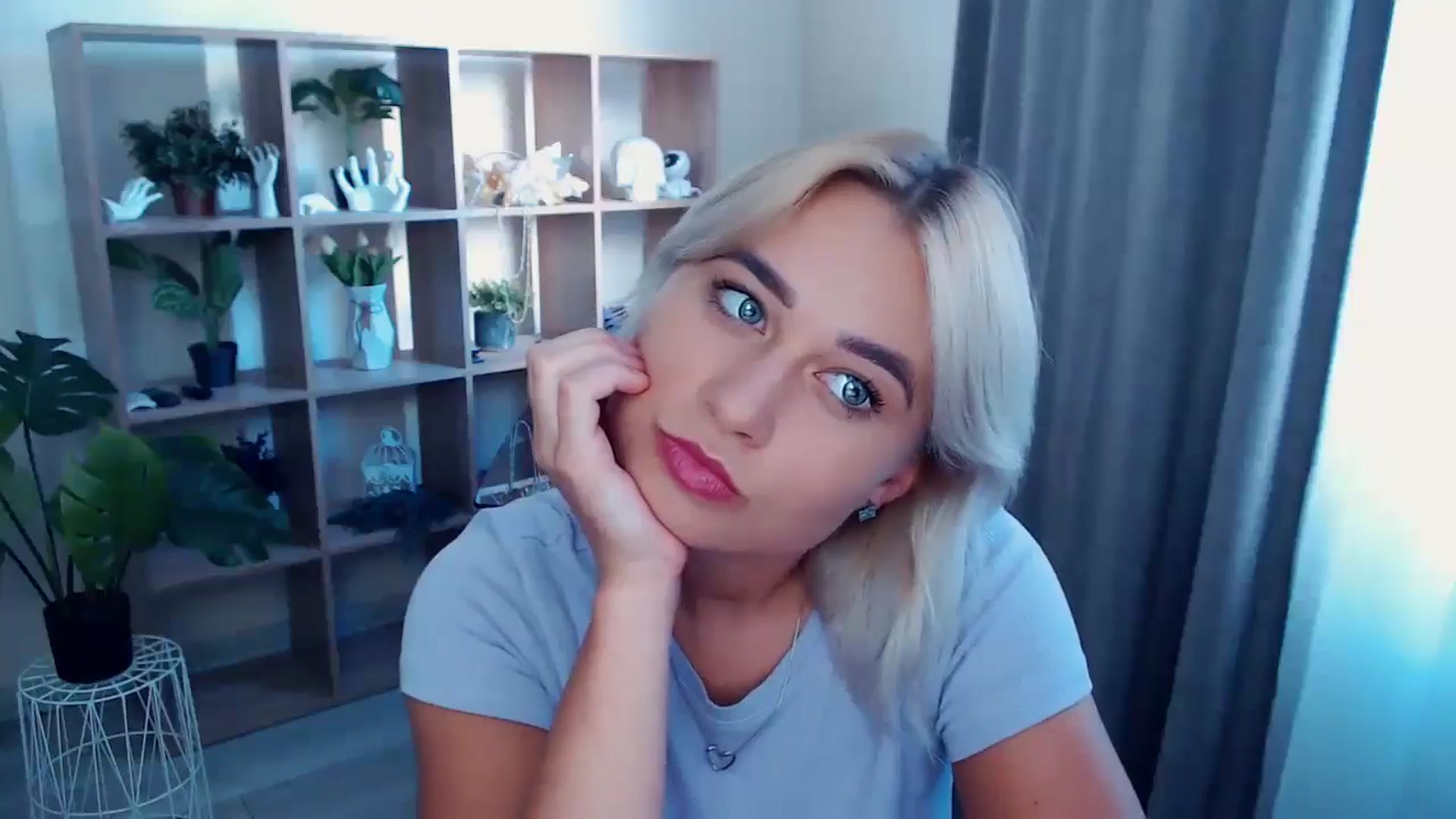 Gallery image thumbnail from Kukla_kolduna's myfreecams stream on, 08/17/2024, 15:29 image 13 of 20