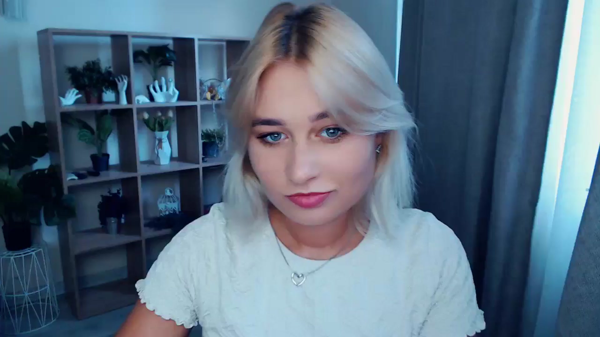 Gallery image thumbnail from Kukla_kolduna's myfreecams stream on, 08/18/2024, 15:46 image 12 of 20
