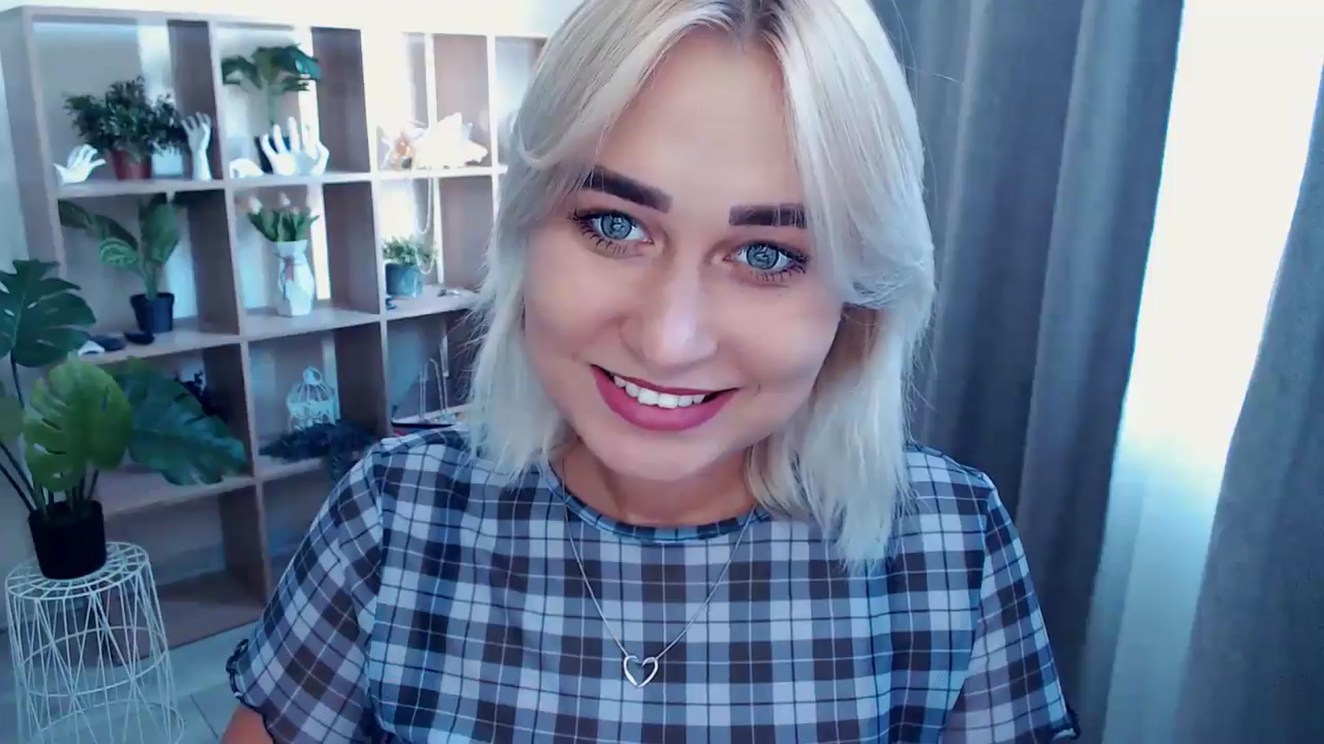 Gallery image thumbnail from Kukla_kolduna's myfreecams stream on, 08/21/2024, 13:07 image 16 of 20