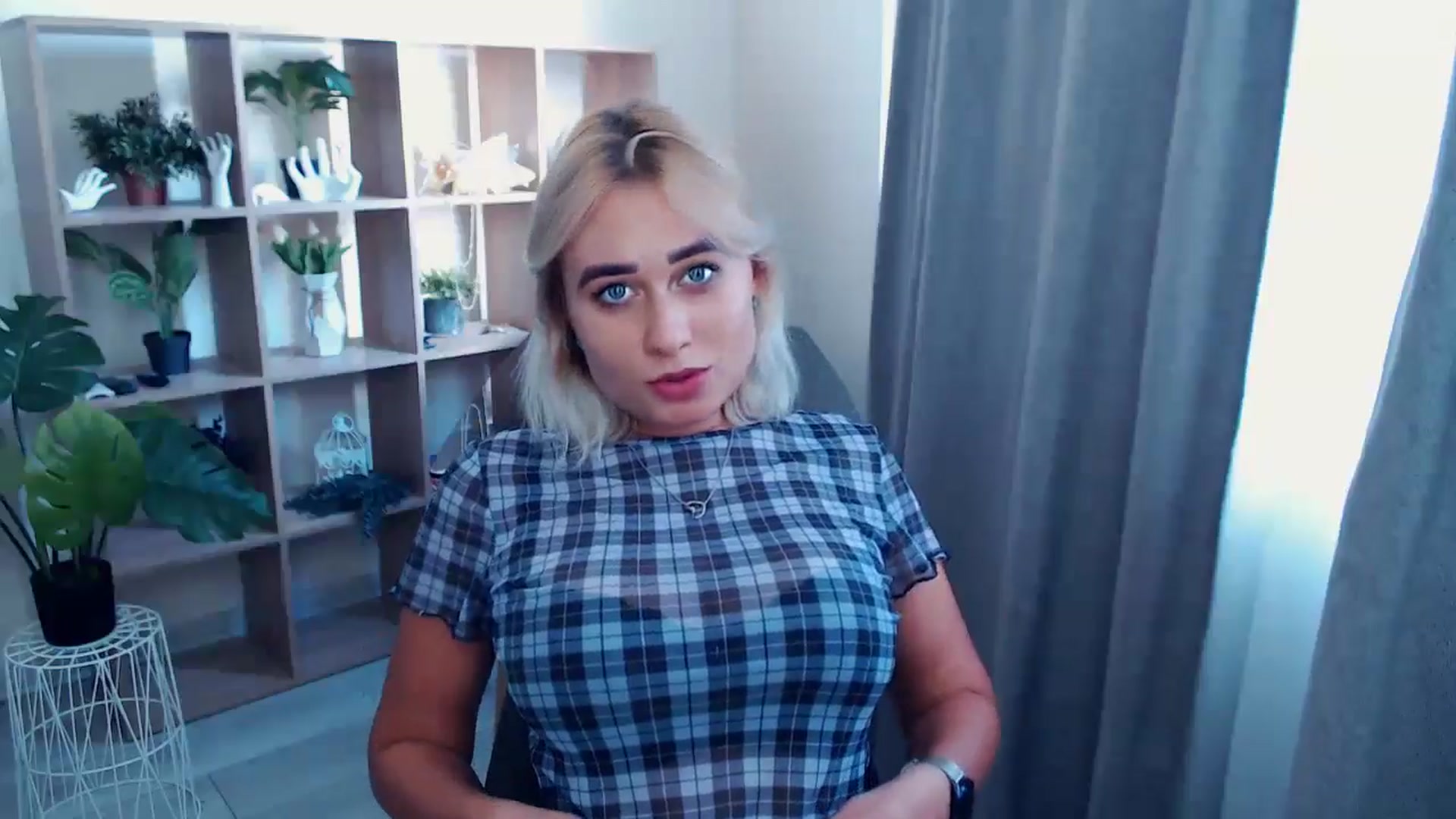 Gallery image thumbnail from Kukla_kolduna's myfreecams stream on, 08/21/2024, 14:46 image 10 of 20