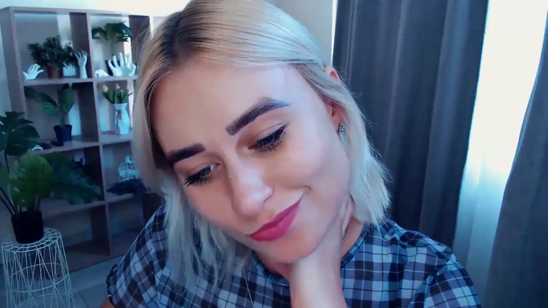 Gallery image thumbnail from Kukla_kolduna's myfreecams stream on, 08/21/2024, 14:46 image 6 of 20