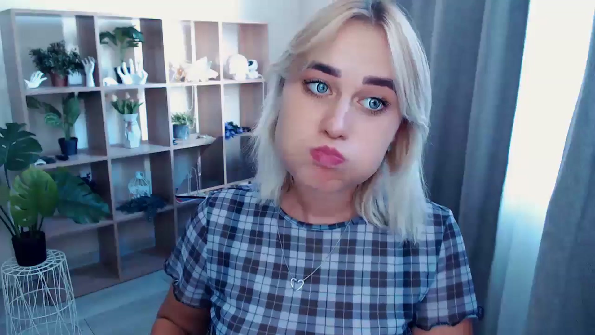 Gallery image thumbnail from Kukla_kolduna's myfreecams stream on, 08/21/2024, 14:46 image 3 of 20
