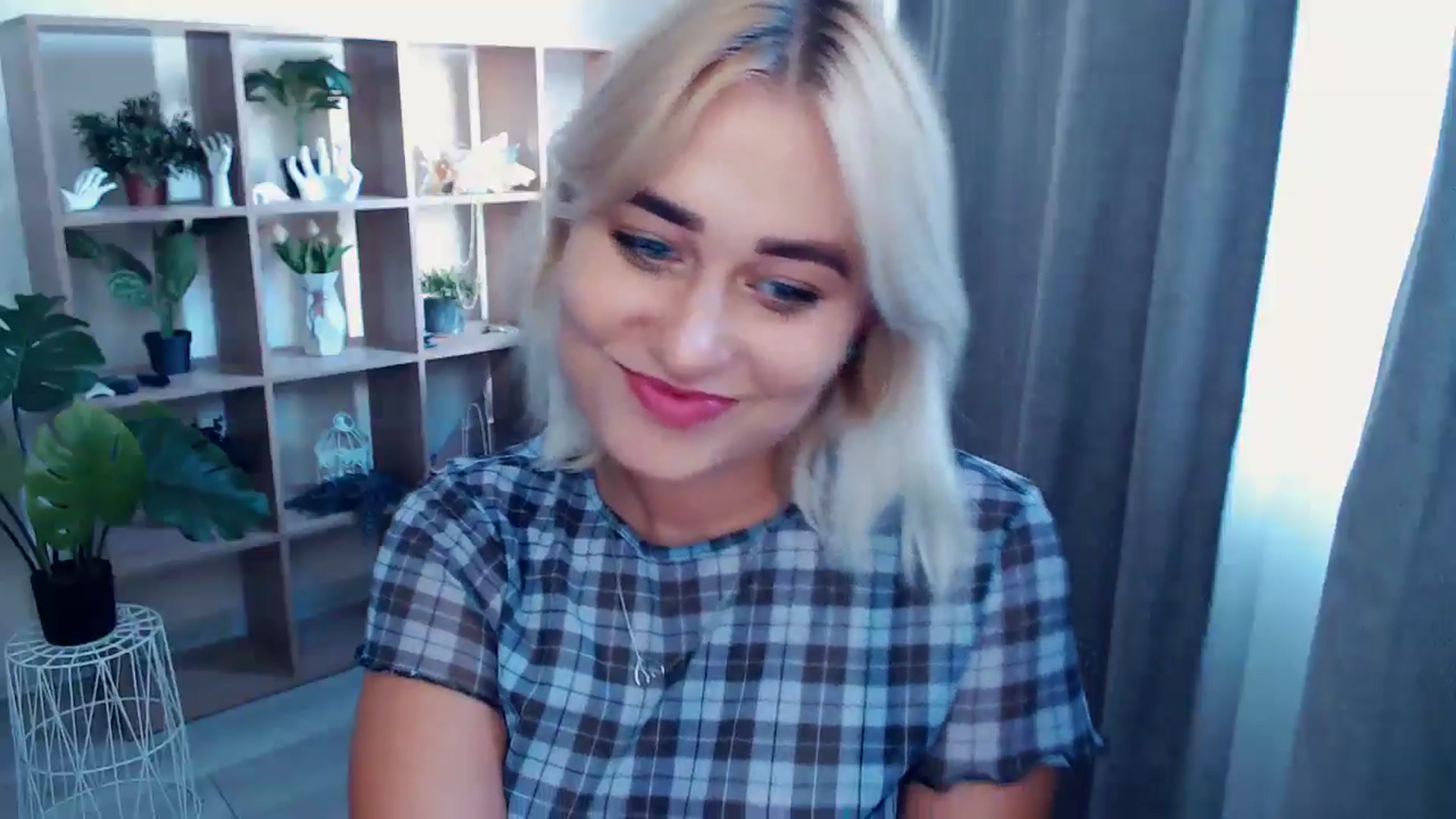 Gallery image thumbnail from Kukla_kolduna's myfreecams stream on, 08/21/2024, 14:46 image 15 of 20