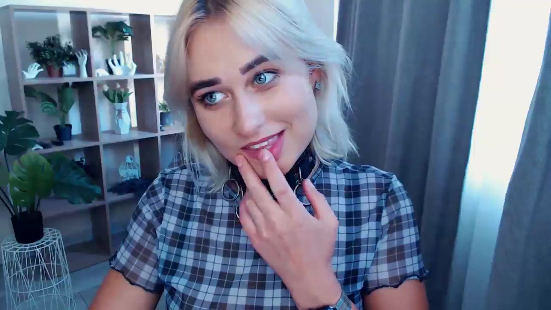 Gallery image thumbnail from Kukla_kolduna's myfreecams stream on, 08/21/2024, 15:03 image 10 of 20