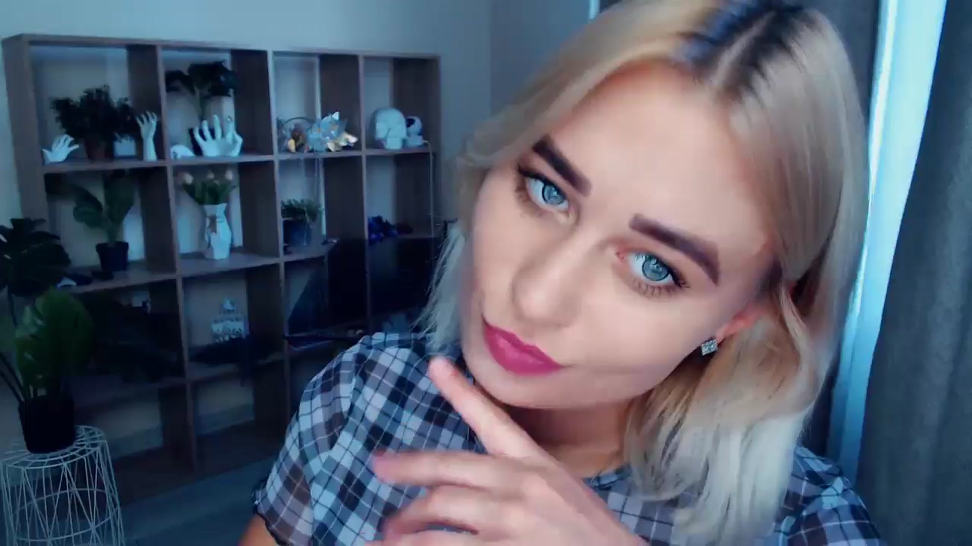 Gallery image thumbnail from Kukla_kolduna's myfreecams stream on, 08/21/2024, 17:01 image 4 of 20